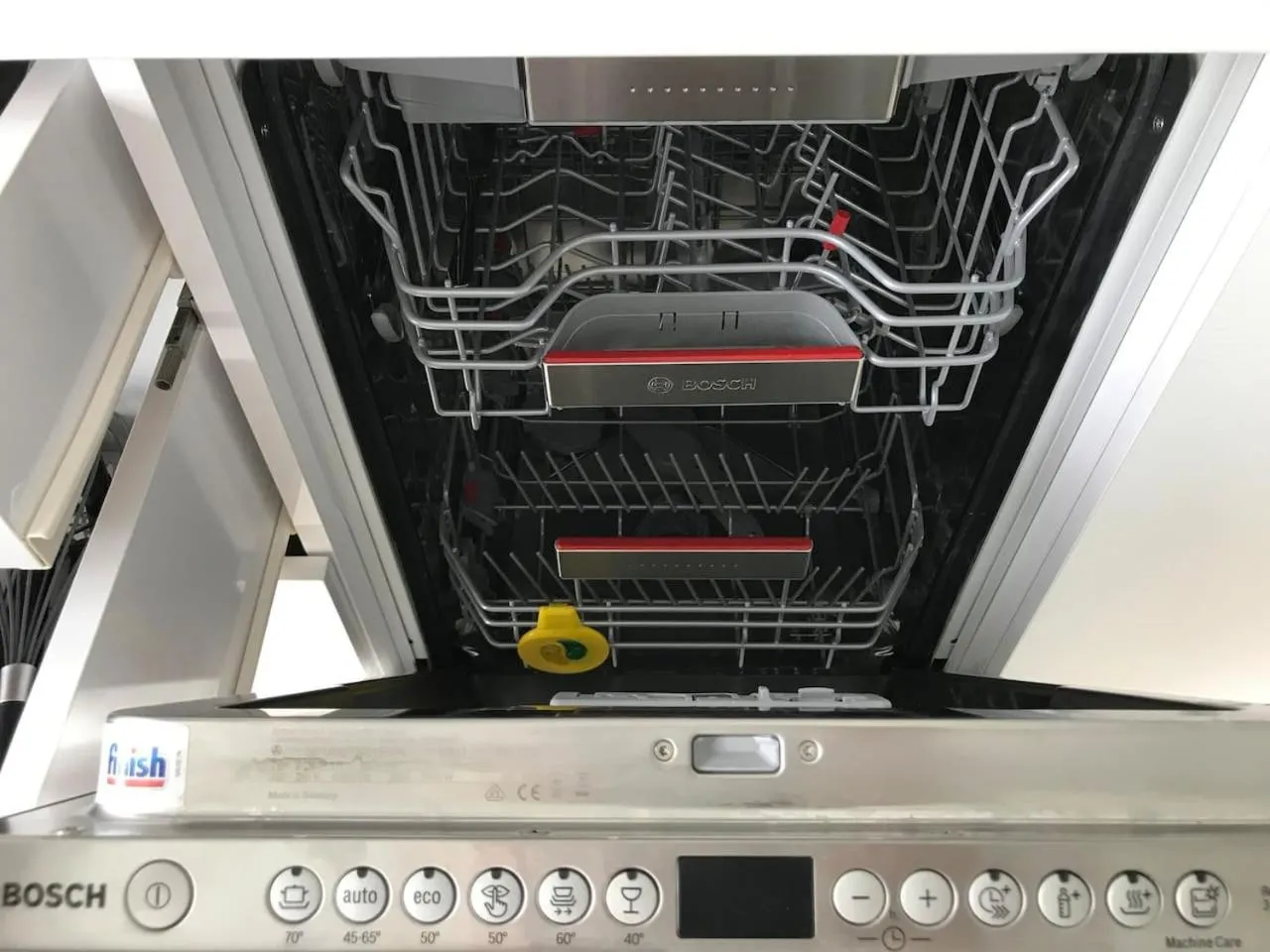 Kitchen or kitchenette in Luxury Westpark 2 Residence with Lake View