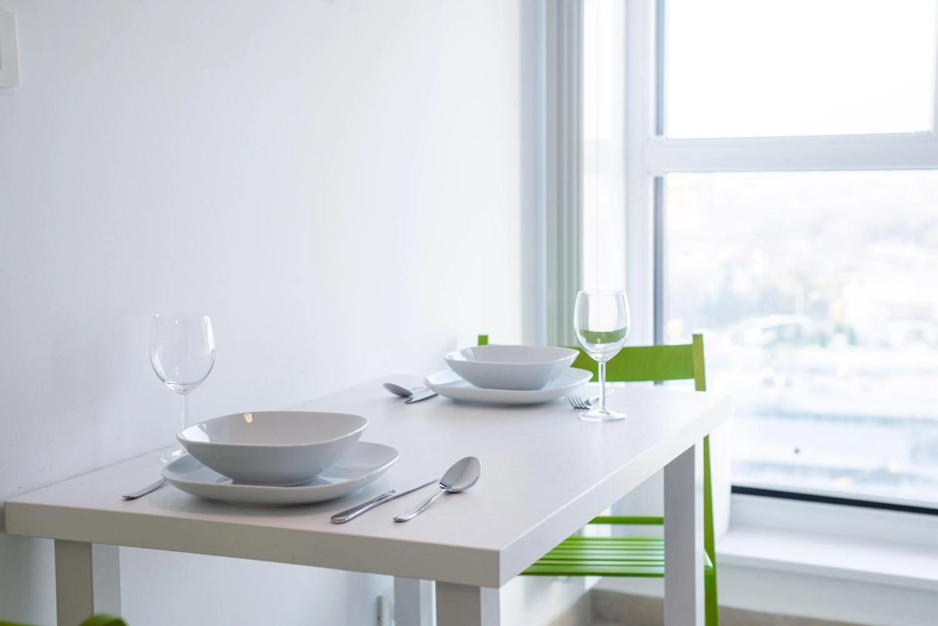 Dining area in Luxury Westpark 2 Residence with Lake View