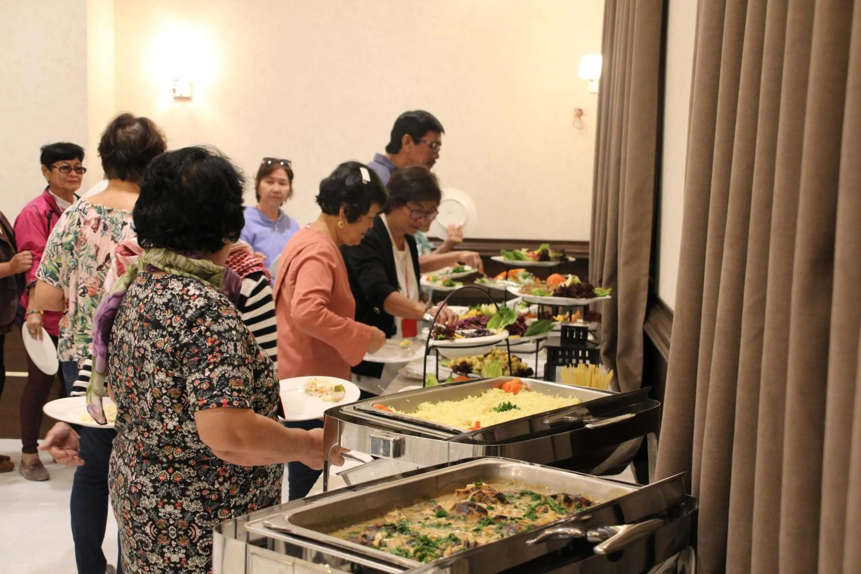 Dinner in Big Ben Hotel Suites