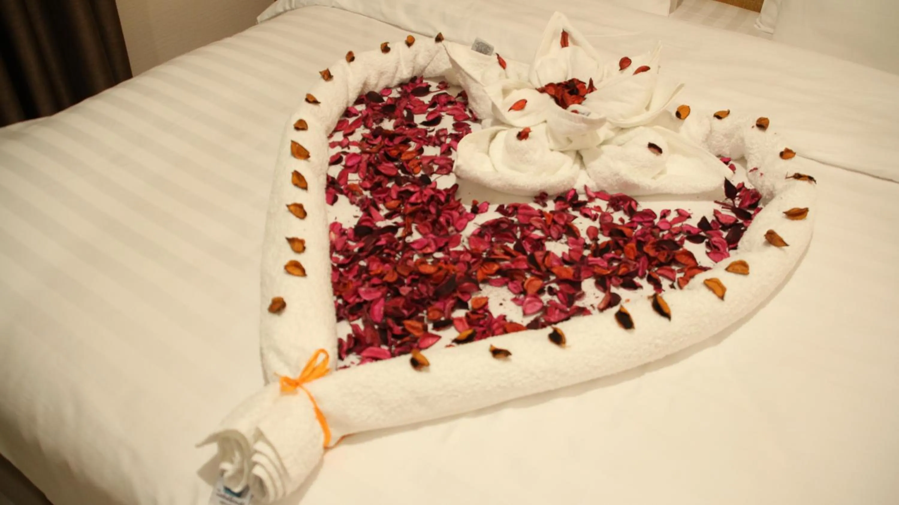 wedding in Big Ben Hotel Suites