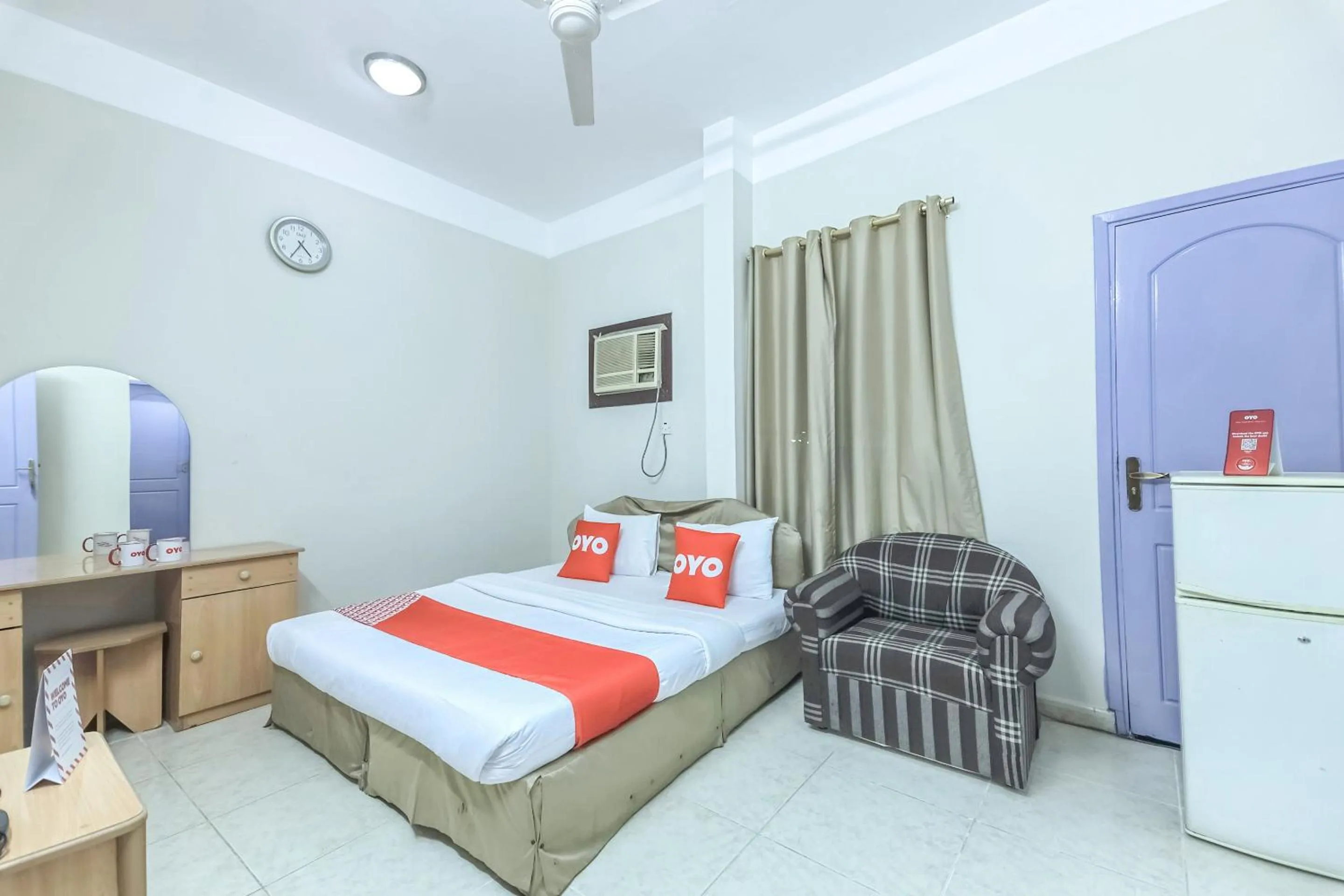 Bedroom in Super OYO 108 Marsa Al Masafar Hotel Apartment