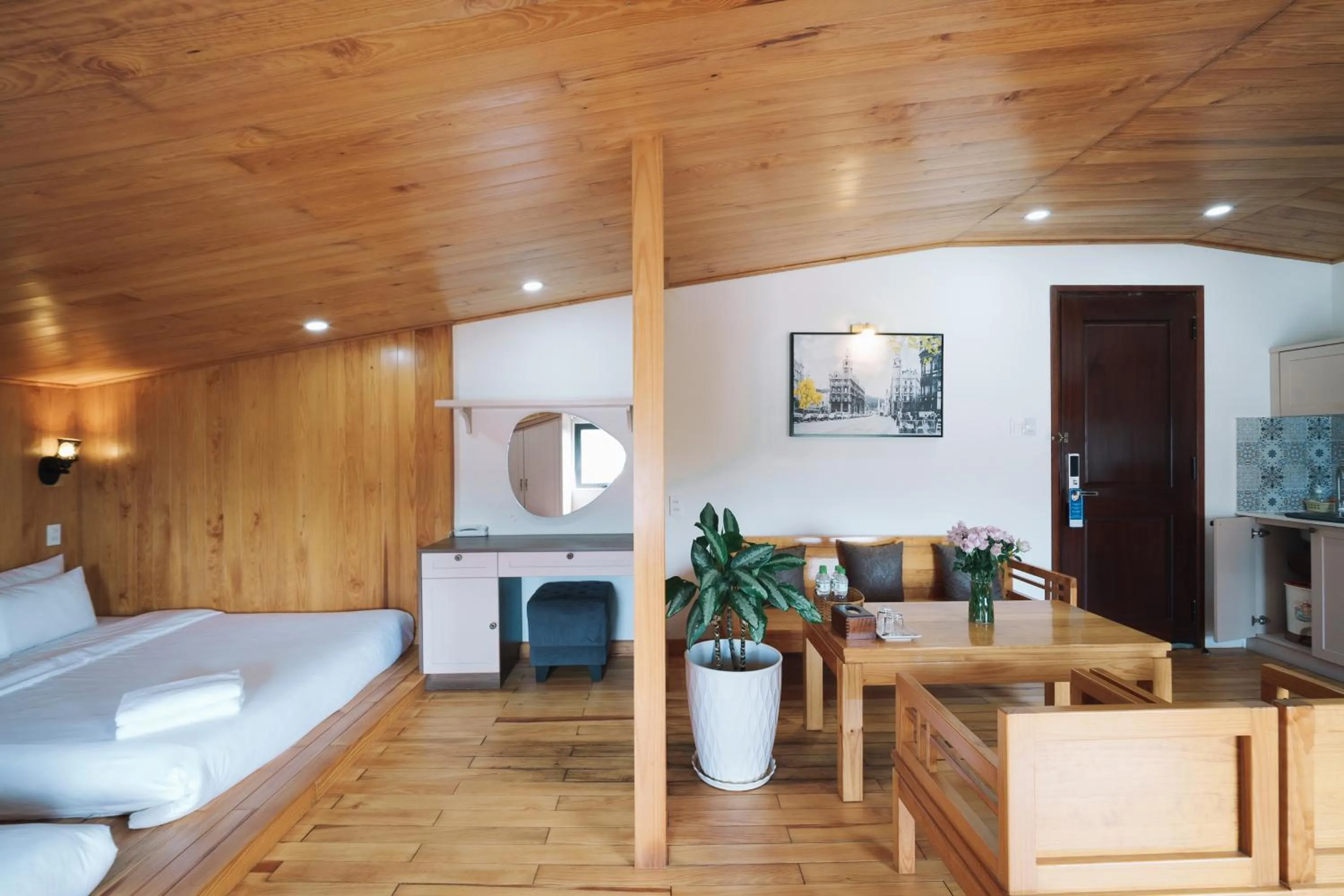 Photo of the whole room, Bed in N Queen Apartment Hotel