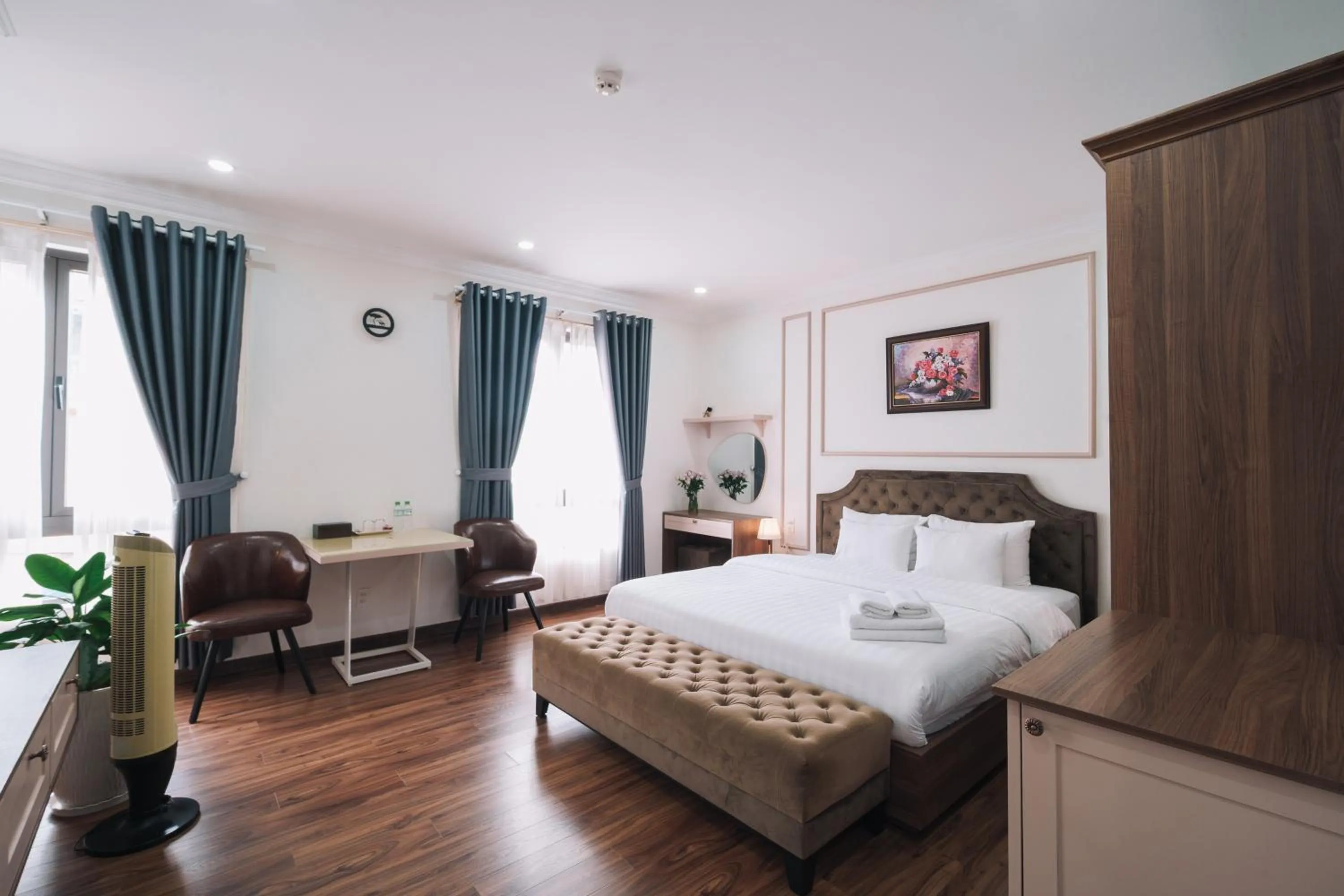 Bedroom, Bed in N Queen Apartment Hotel