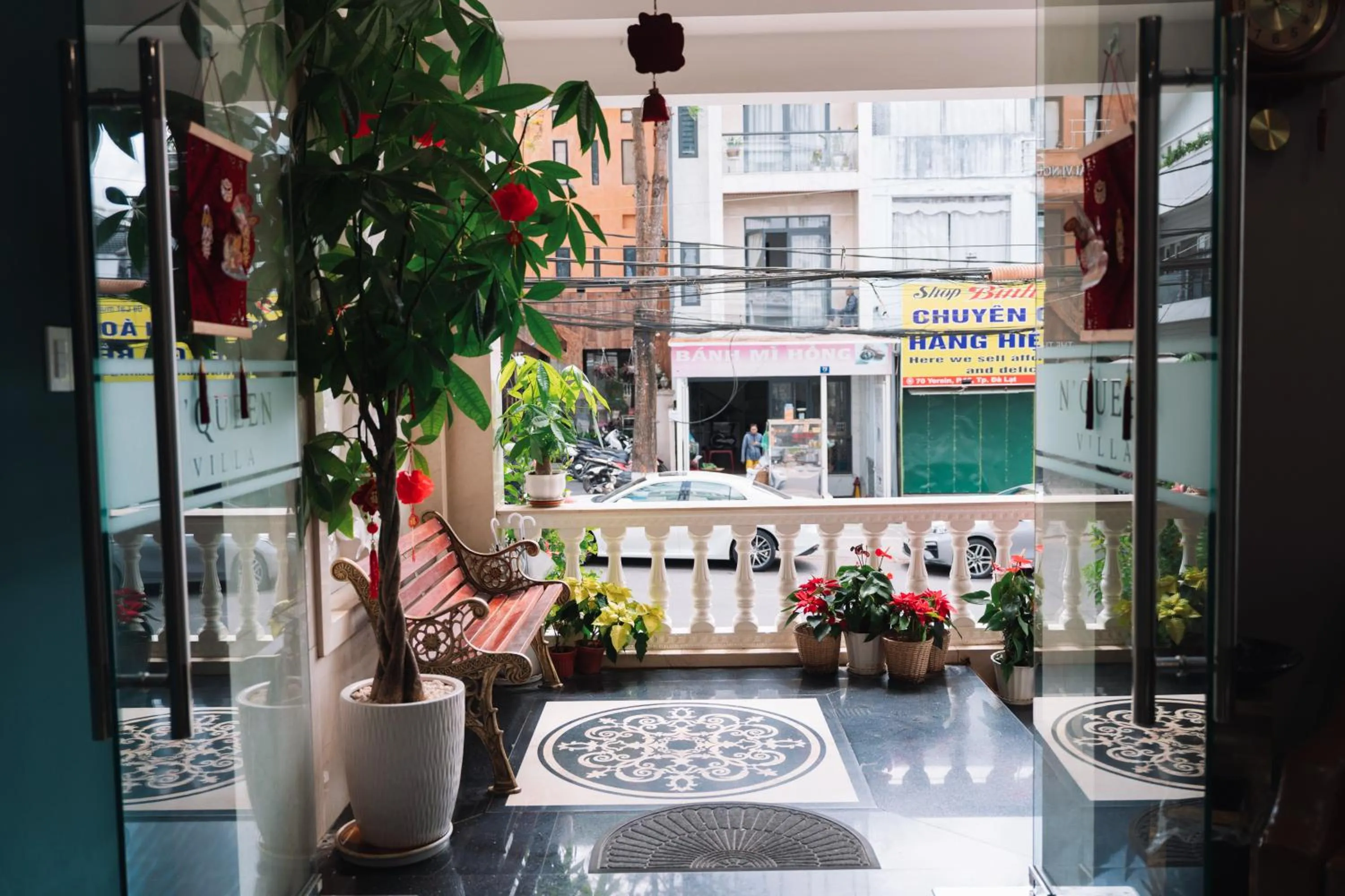 Decorative detail in N Queen Apartment Hotel