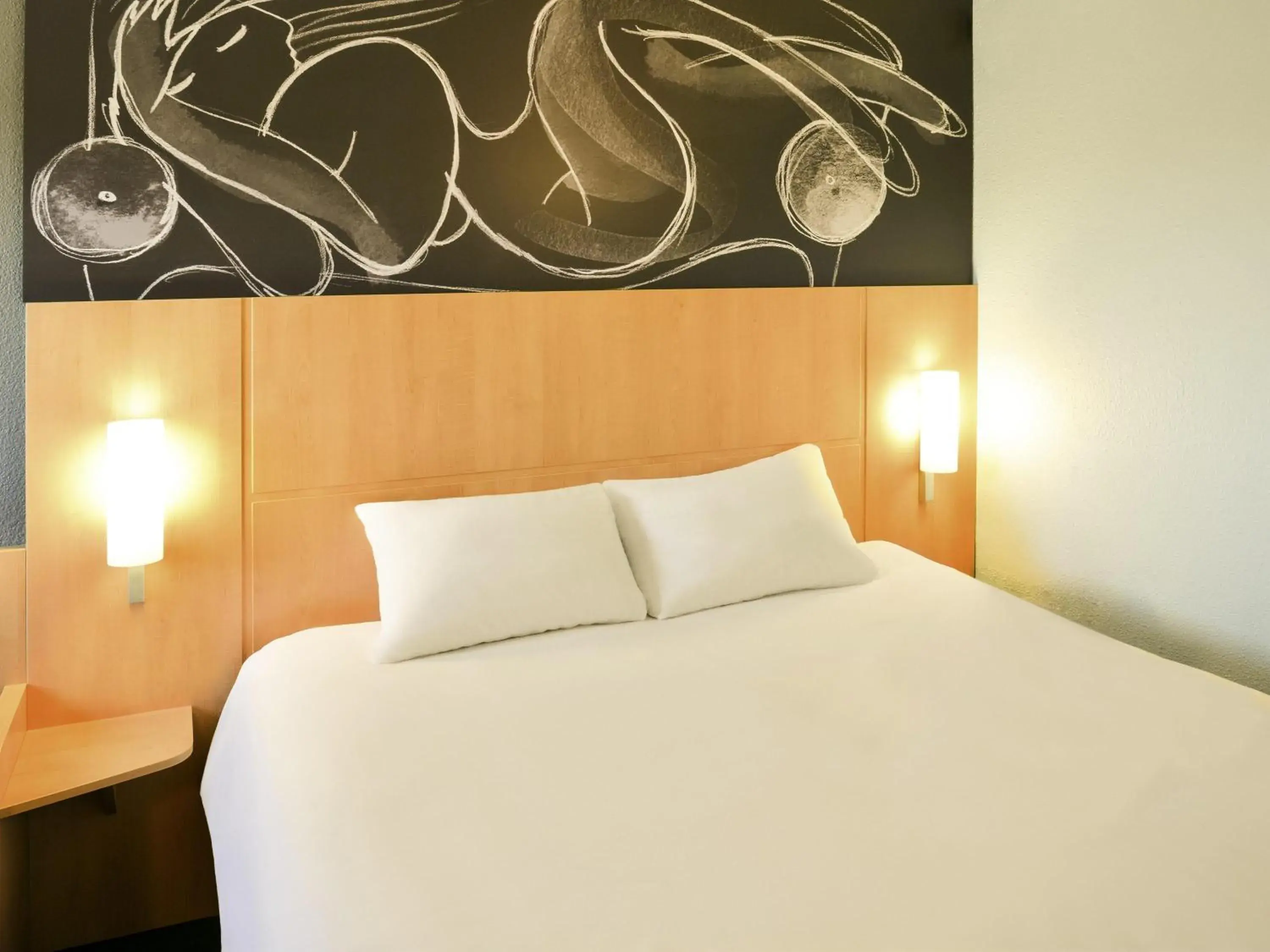 Standard Double Room in ibis Avignon Centre Gare Standard Double Room in ibis Avignon Centre Gare