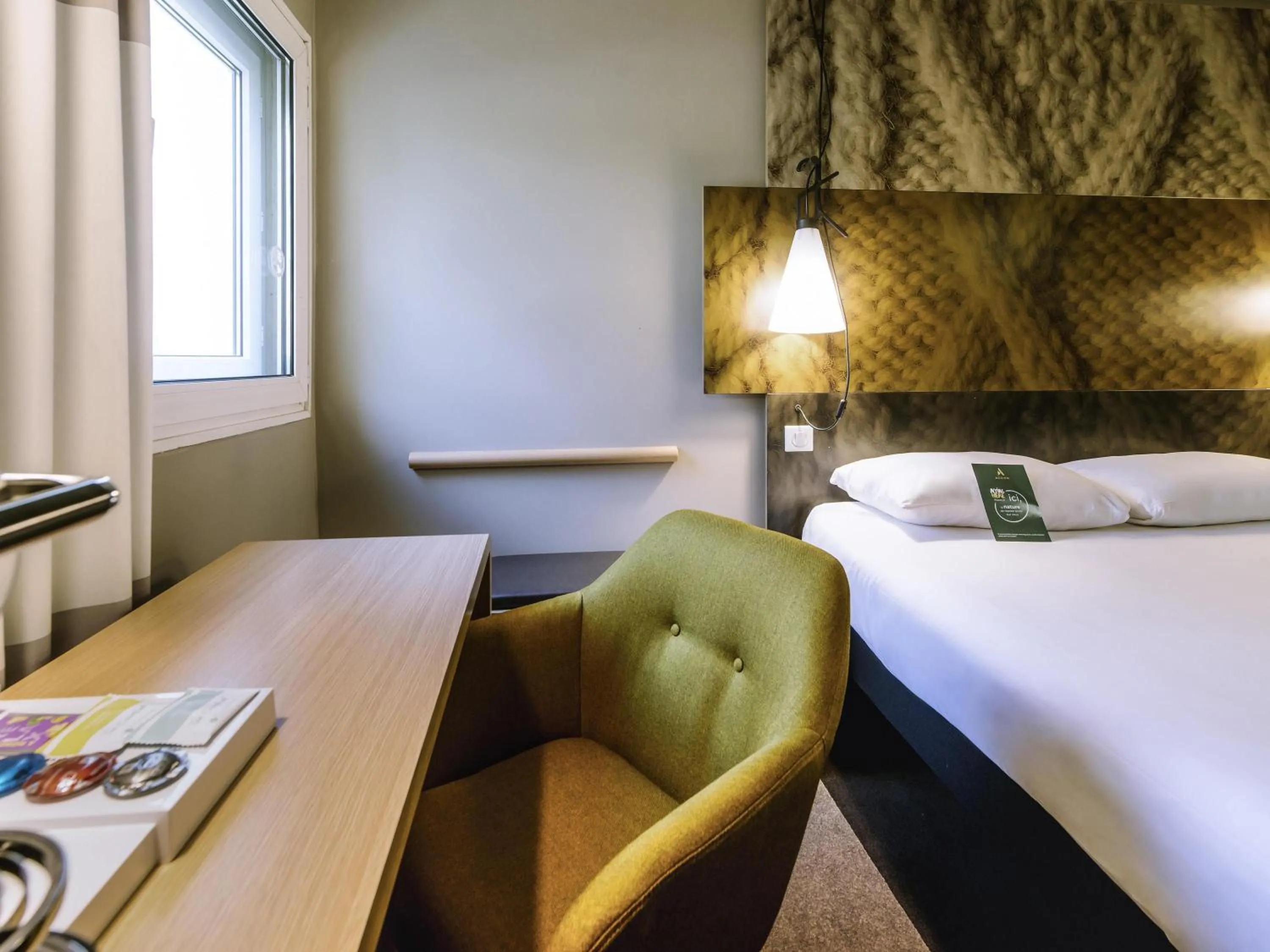 Bedroom, Bed in ibis Avignon Centre Gare