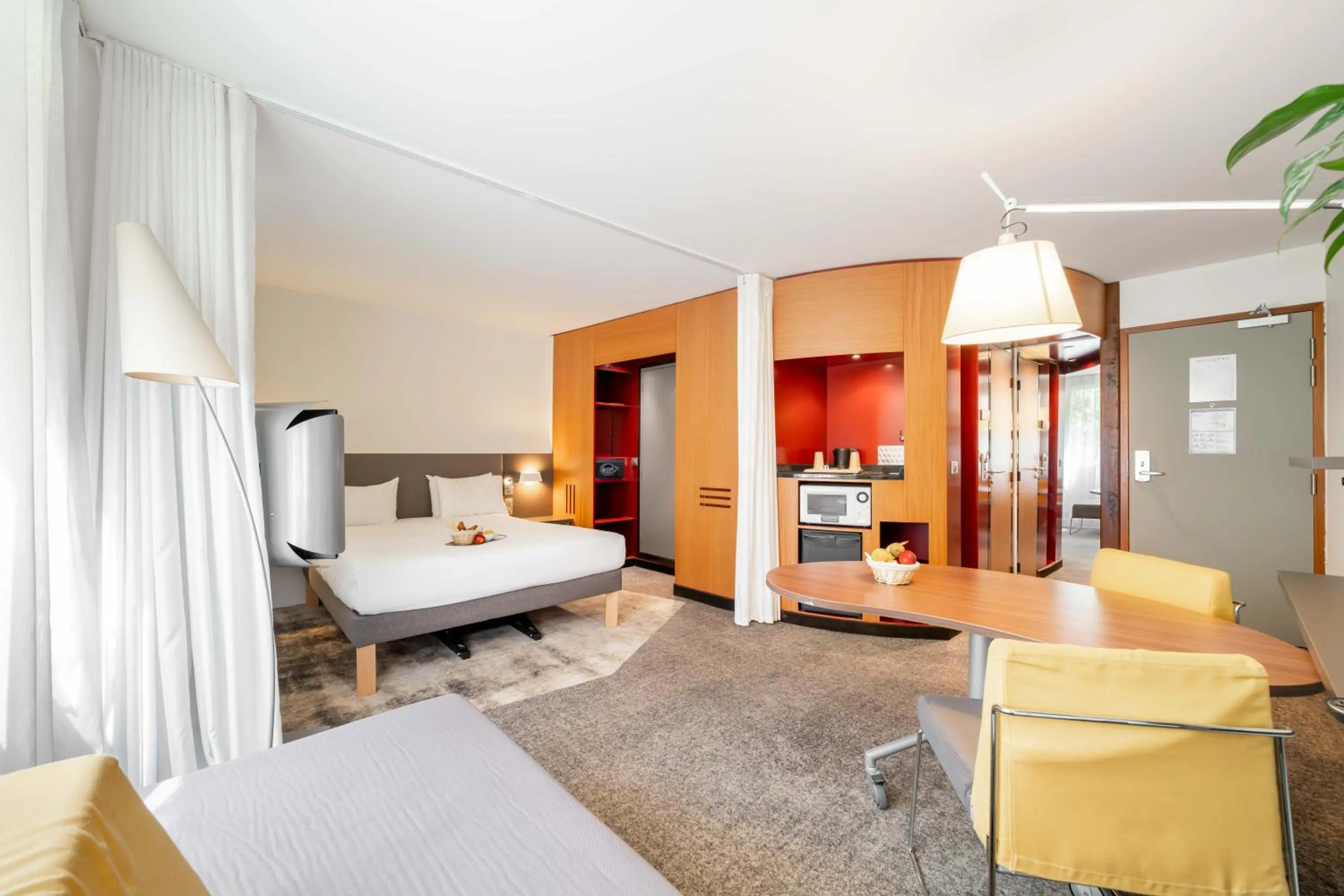 Bed in Novotel Suites Cannes Centre