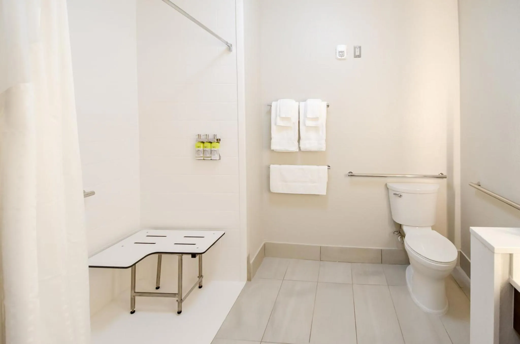 Photo of the whole room in Holiday Inn Express & Suites Taylor by IHG