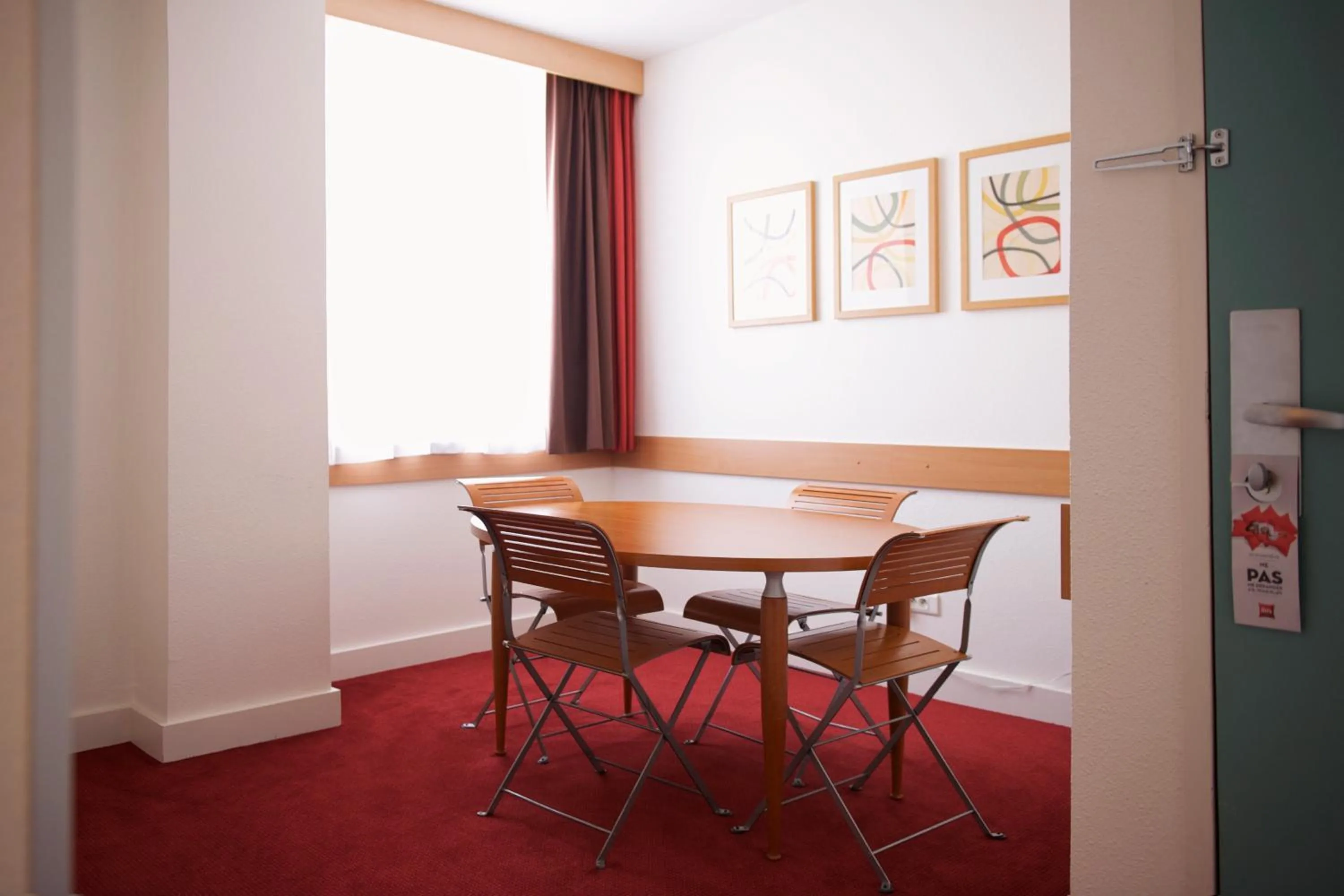 Living room in ibis Lyon Centre Perrache