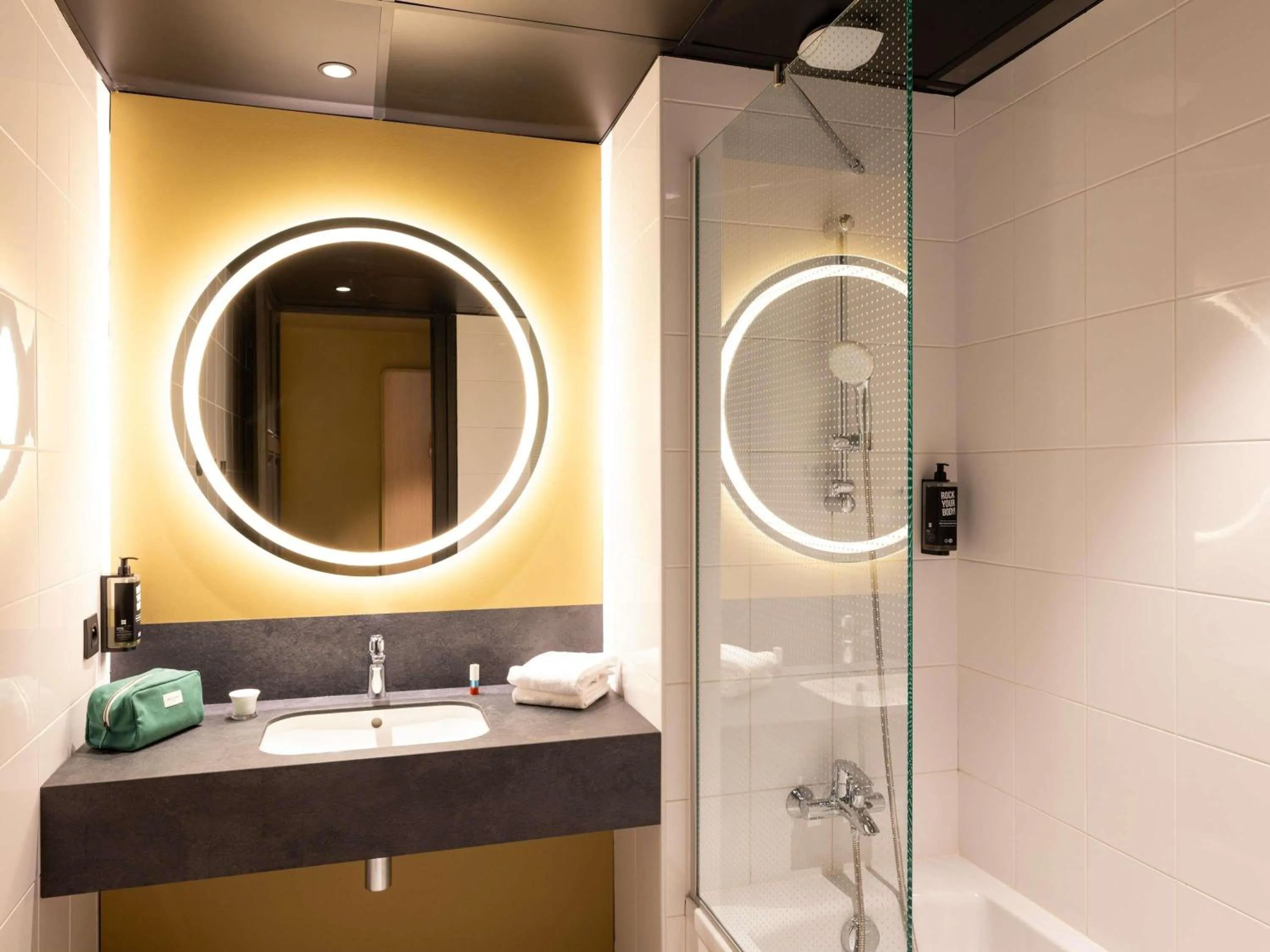 Junior Suite - City Side in ibis Lyon Centre Perrache