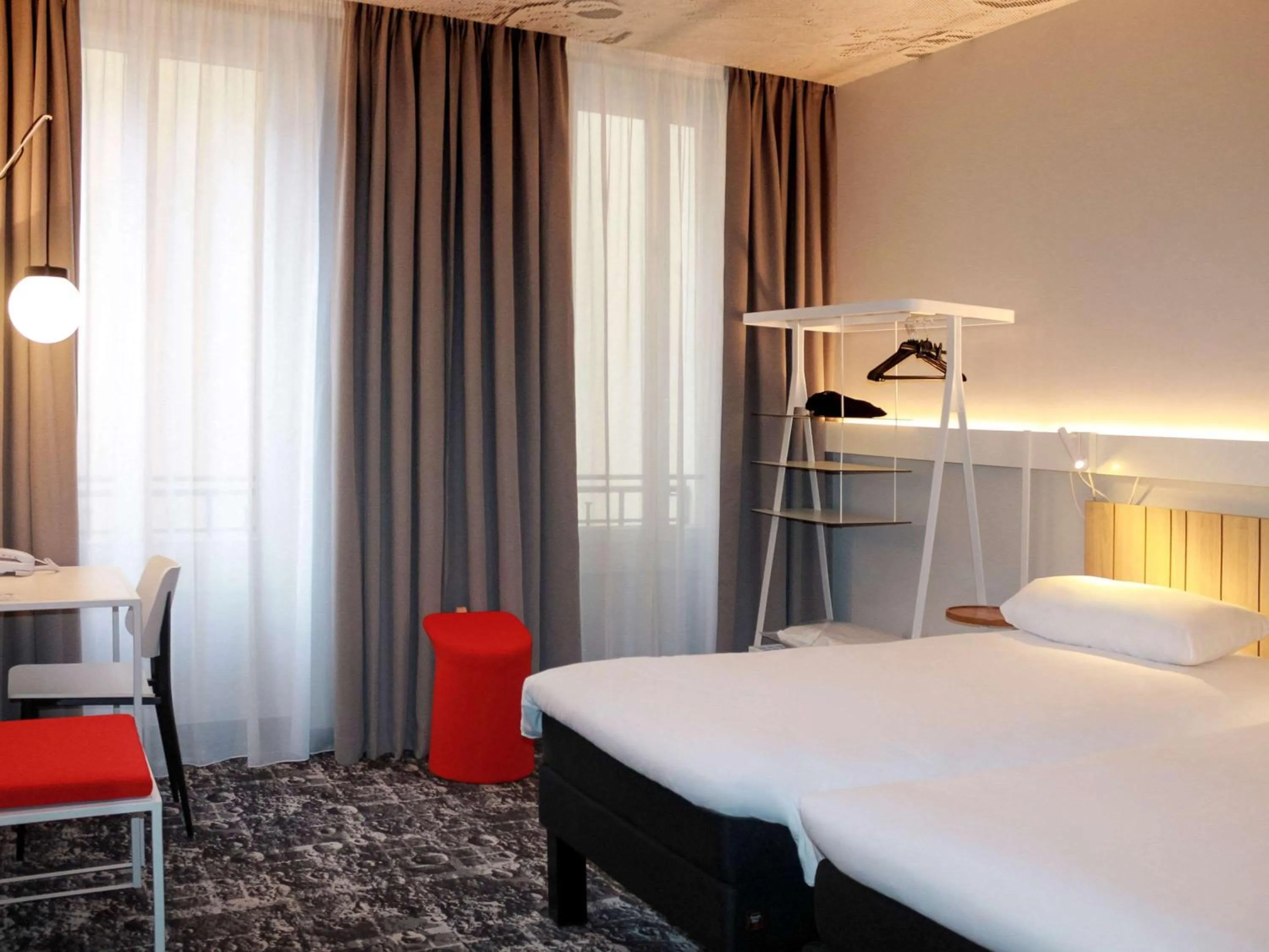 Photo of the whole room, Bed in ibis Lyon Centre Perrache