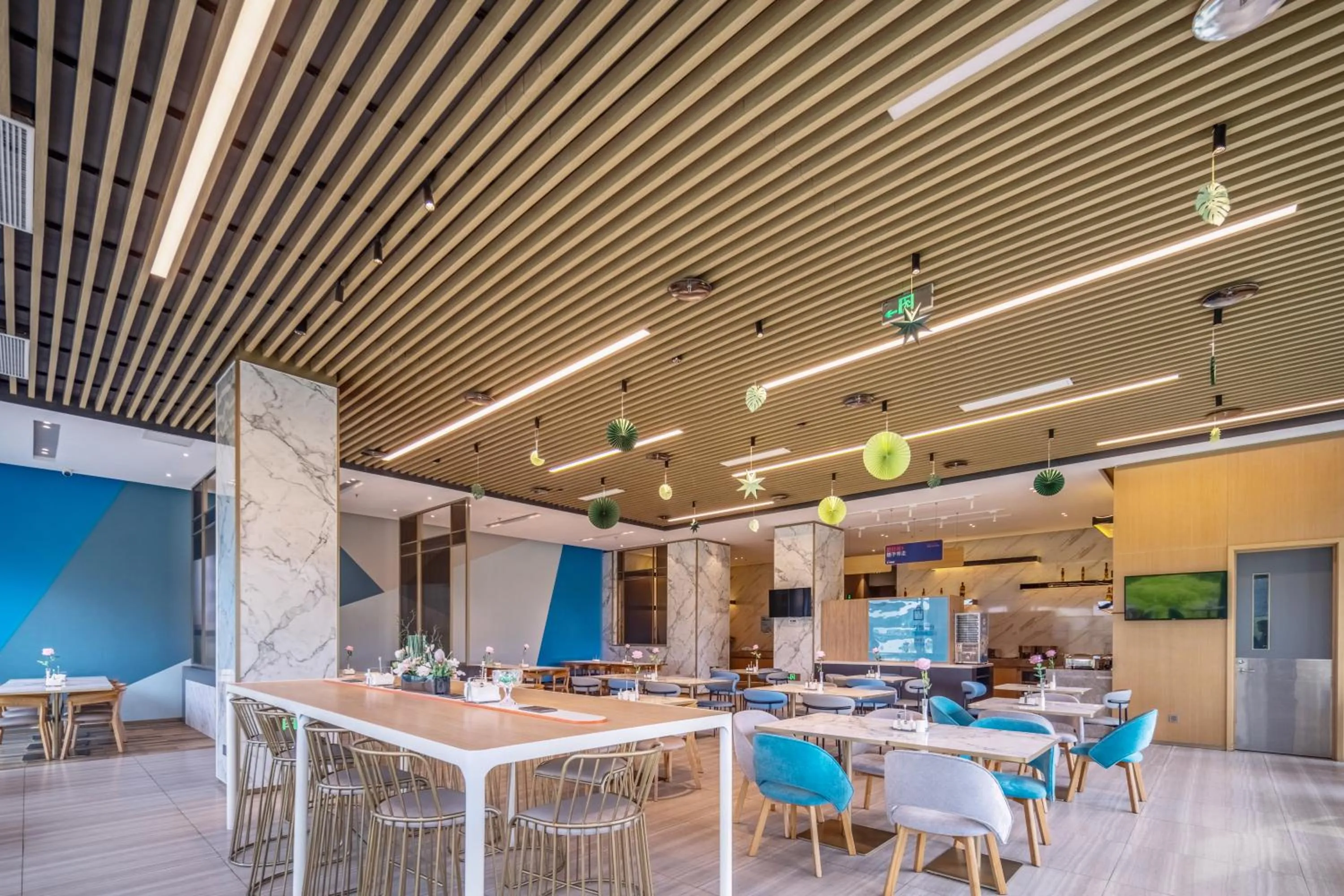 Holiday Inn Express Hangzhou Binjiang Aoti by IHG