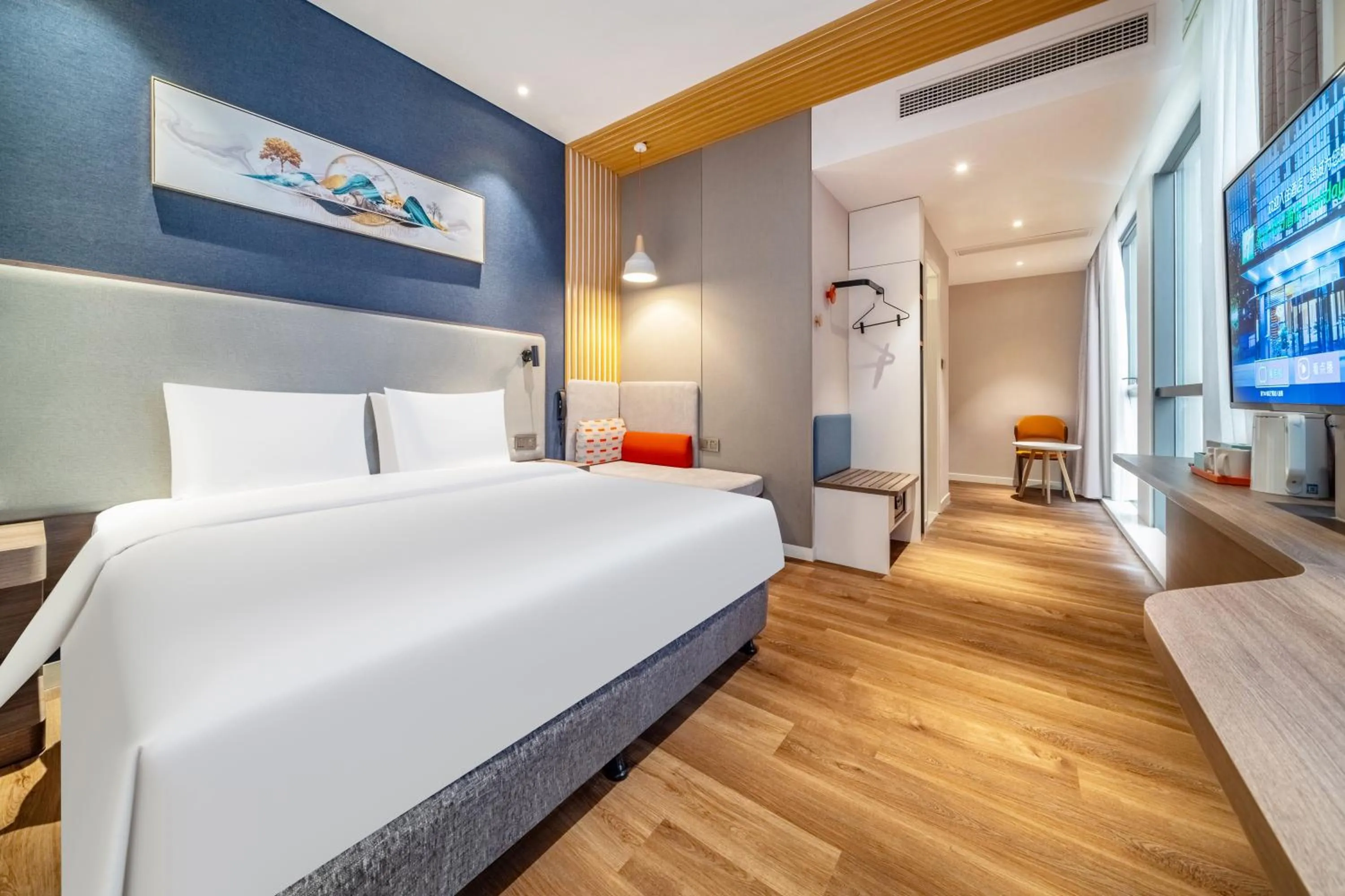 Bed in Holiday Inn Express Hangzhou Binjiang Aoti by IHG