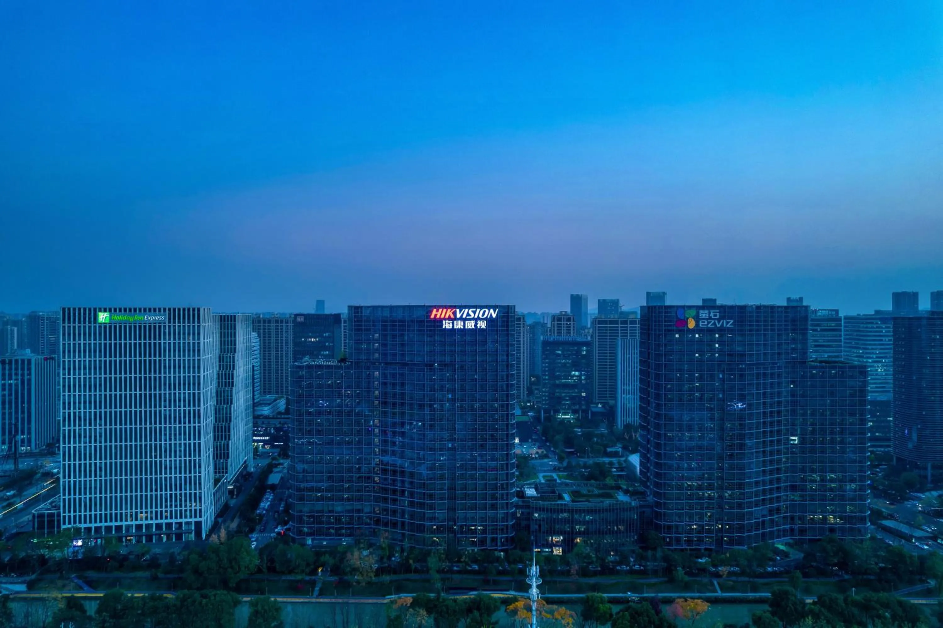 Property building in Holiday Inn Express Hangzhou Binjiang Aoti by IHG