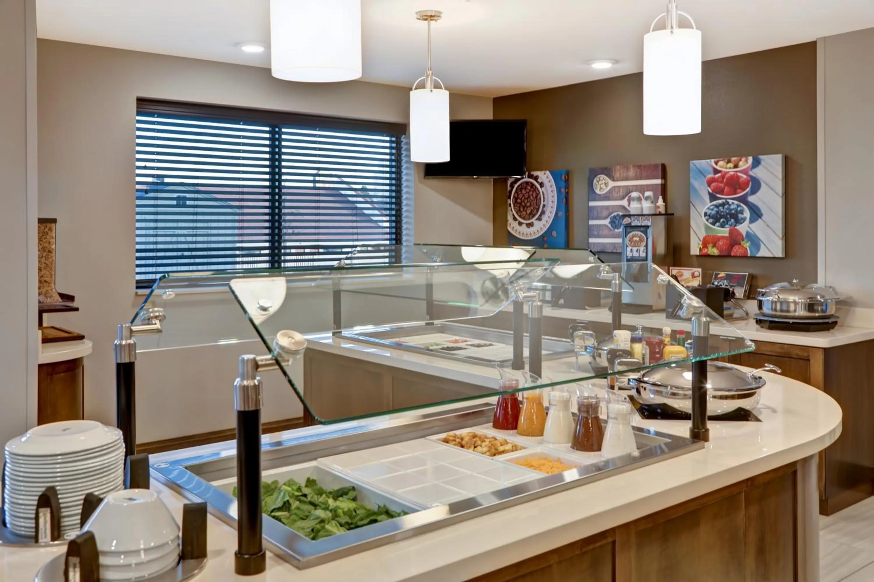 Restaurant/places to eat in Staybridge Suites - Overland Park - Kansas City S by IHG