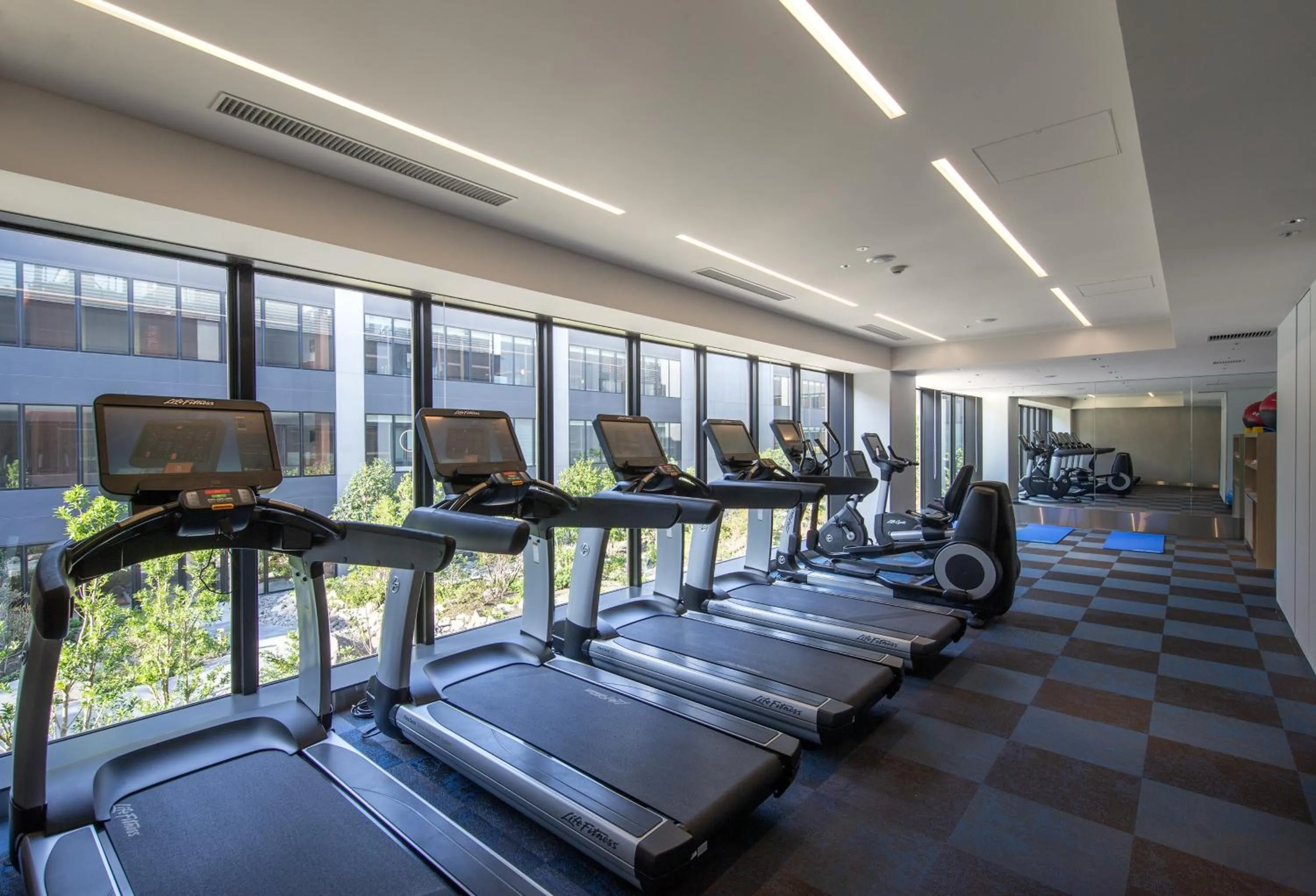 Fitness centre/facilities in InterContinental Yokohama Pier 8 by IHG