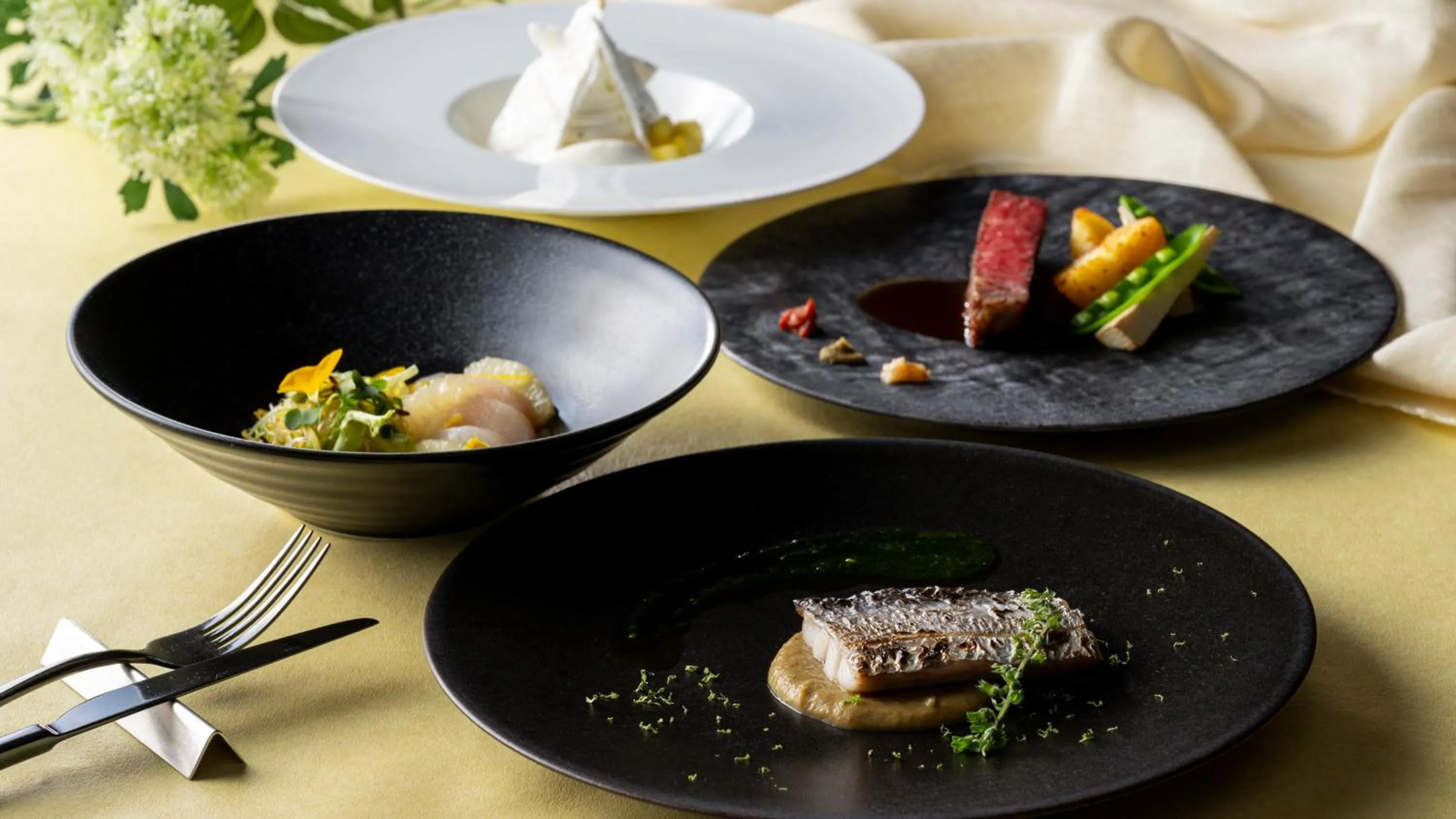 Restaurant/places to eat in InterContinental Yokohama Pier 8 by IHG