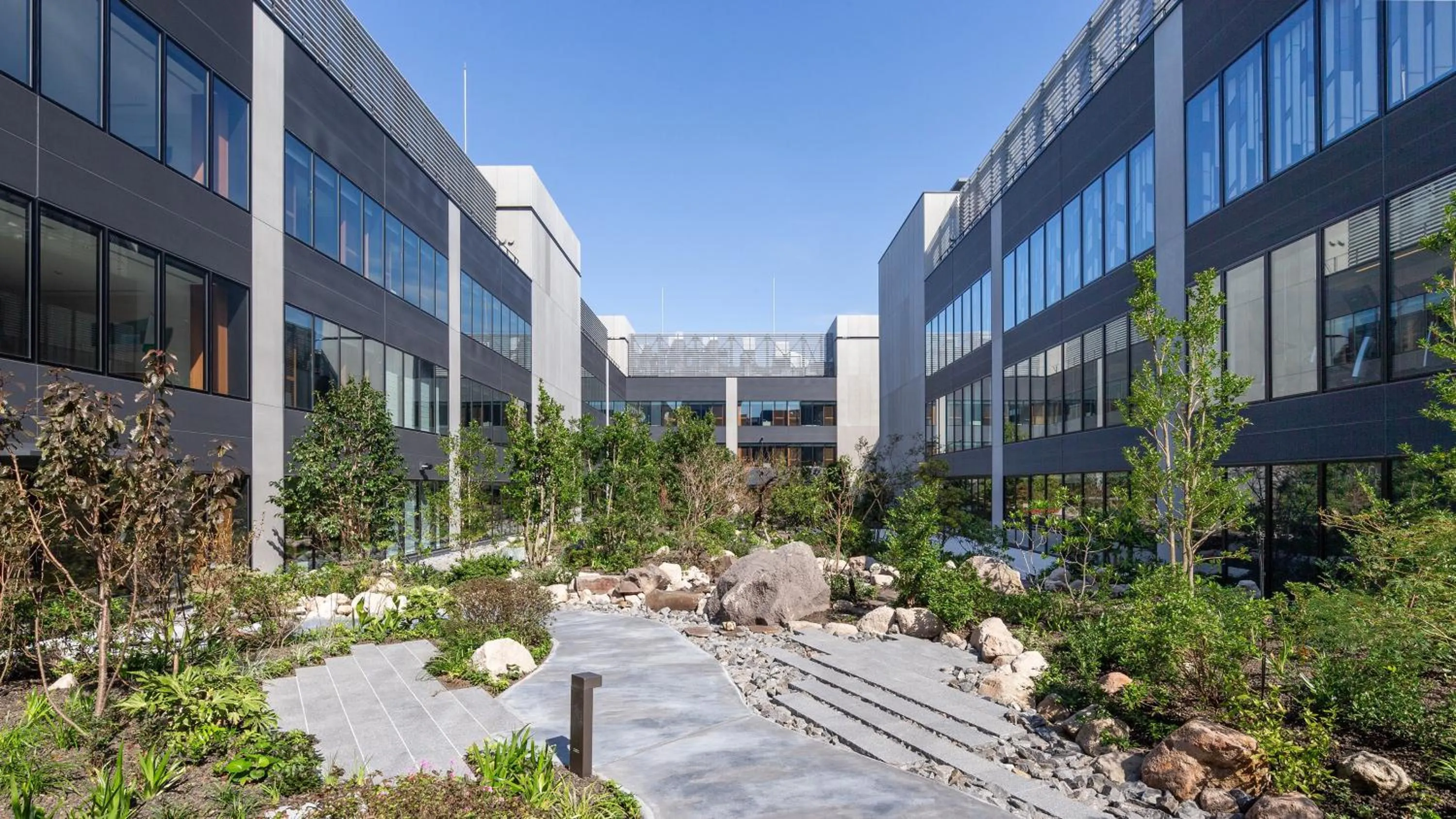 Lobby or reception in InterContinental Yokohama Pier 8 by IHG