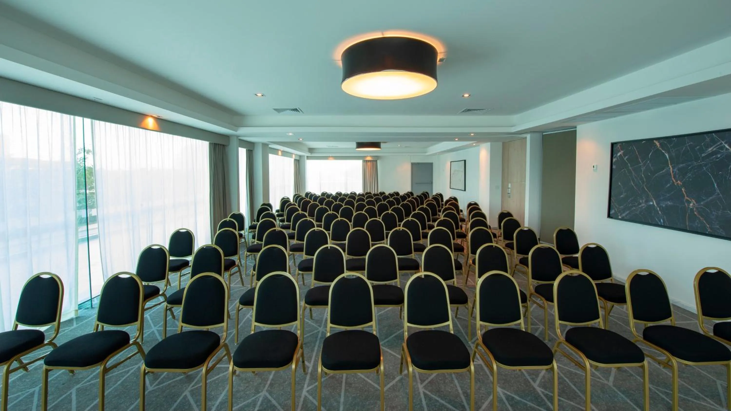 Meeting/conference room in Holiday Inn & Suites - Merida La Isla by IHG