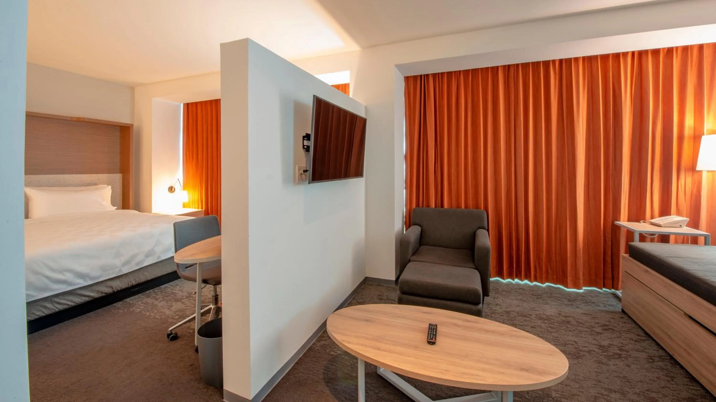 Bedroom, Bed in Holiday Inn & Suites - Merida La Isla by IHG