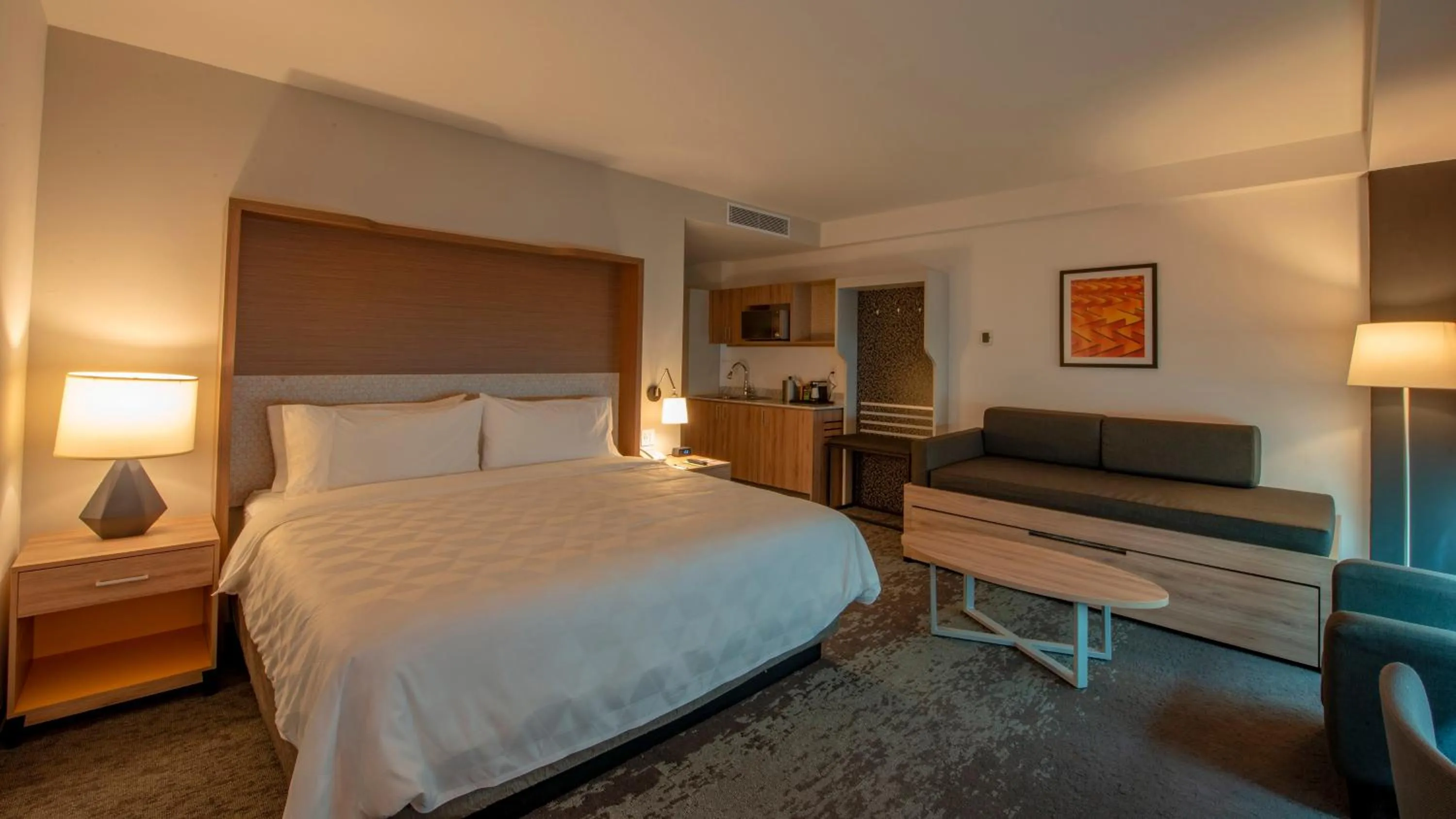 Bedroom, Bed in Holiday Inn & Suites - Merida La Isla by IHG