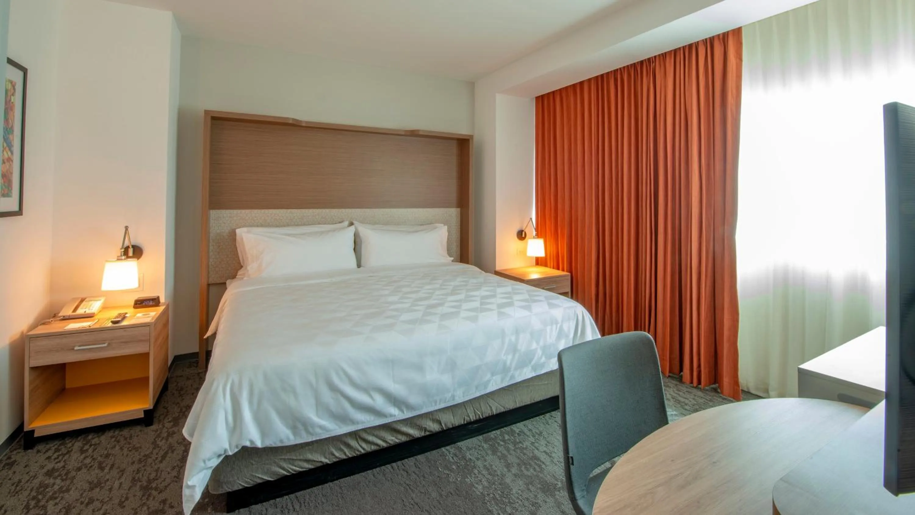 Bedroom, Bed in Holiday Inn & Suites - Merida La Isla by IHG