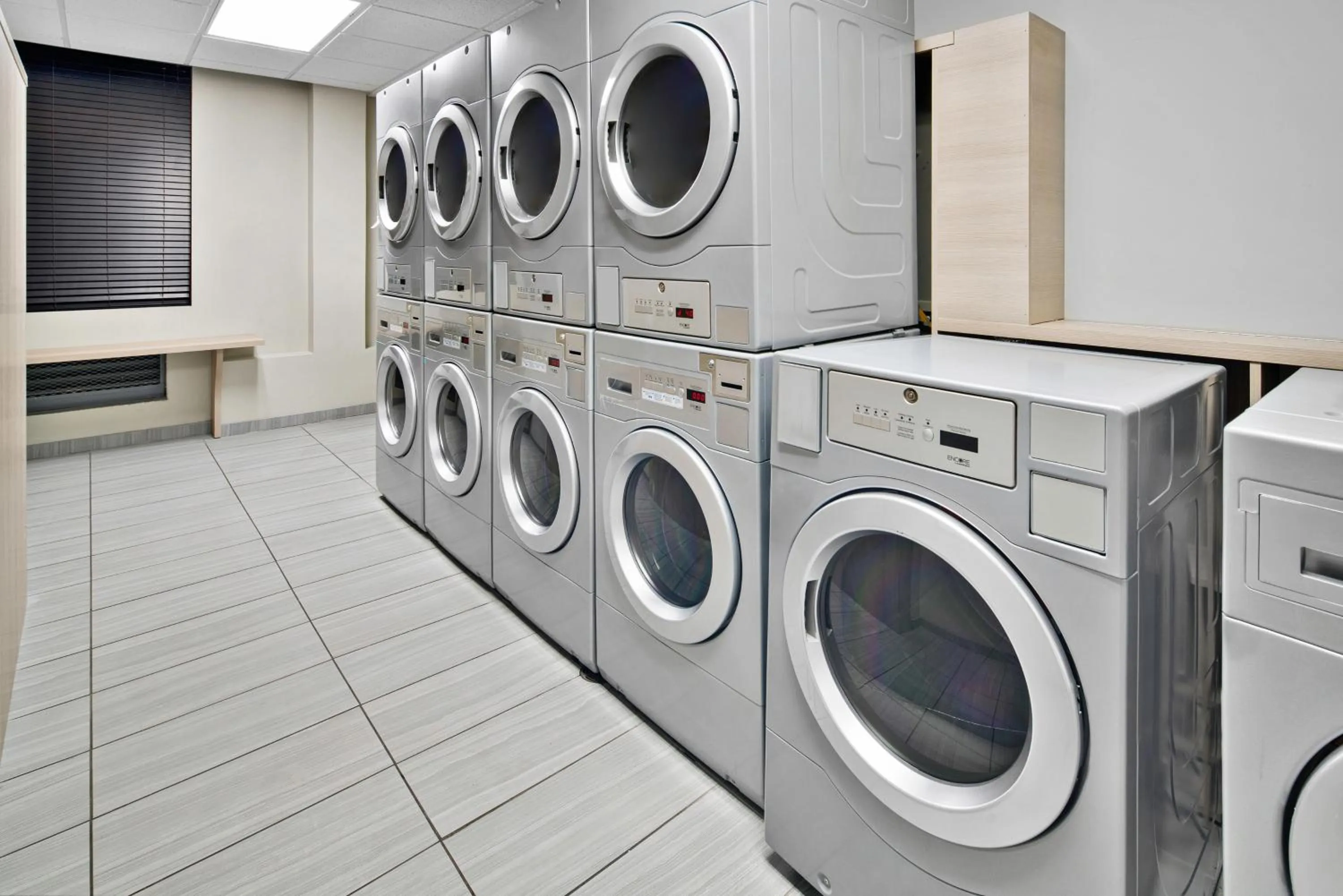 Area and facilities in Staybridge Suites Irvine - John Wayne Airport by IHG