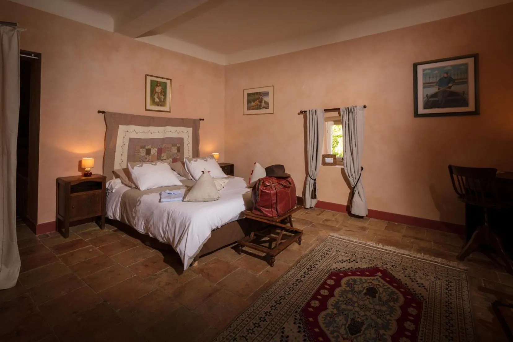 Photo of the whole room, Bed in Le Mas des Sages