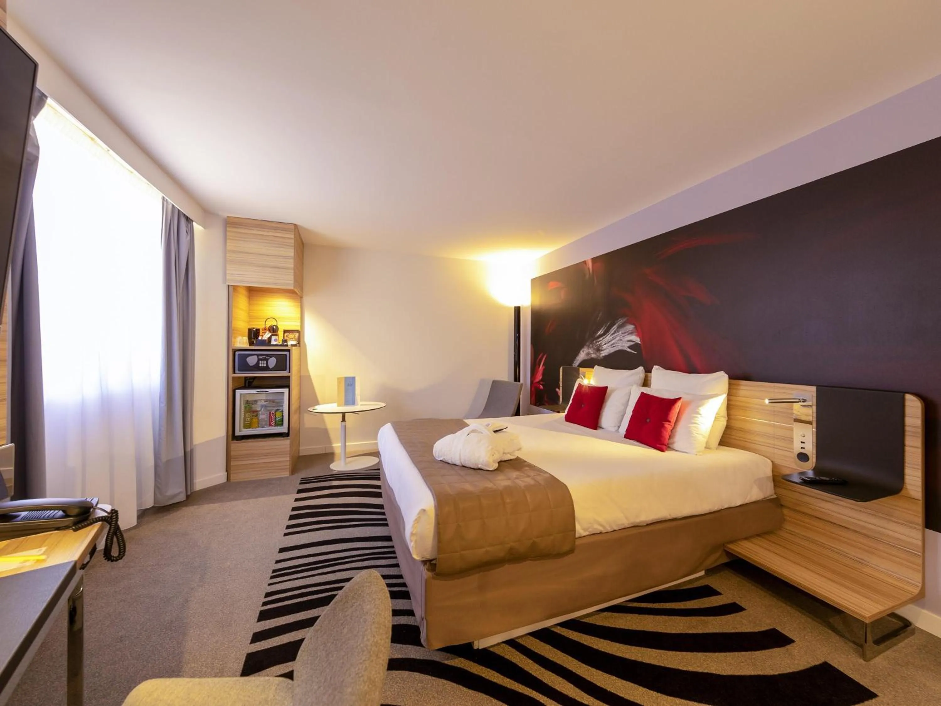 Bedroom, Bed in Novotel Nice Centre Vieux Nice