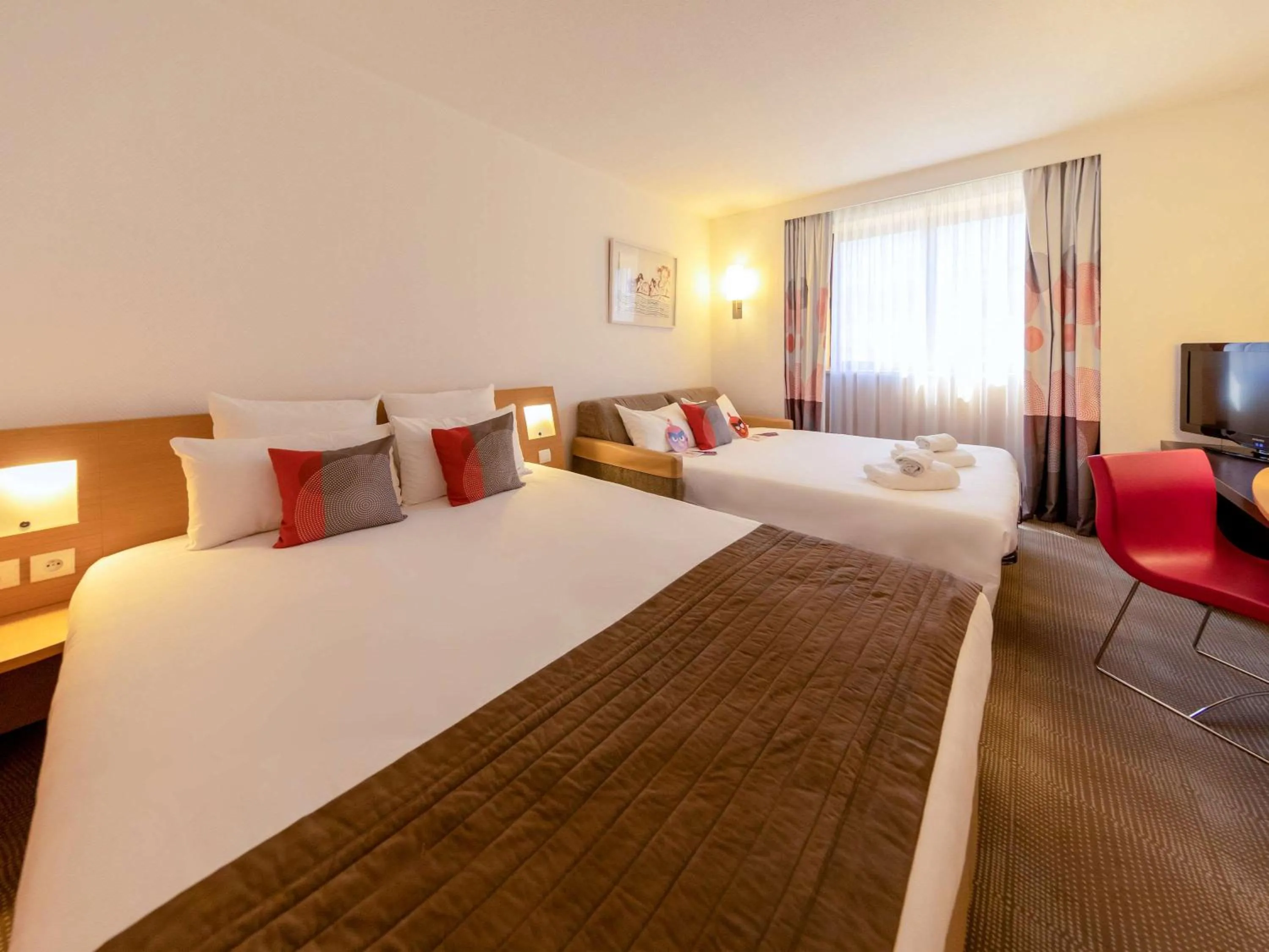 Photo of the whole room, Bed in Novotel Nice Centre Vieux Nice