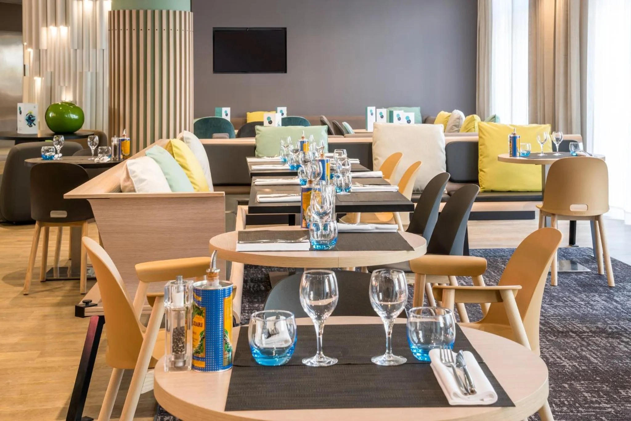 Restaurant/places to eat in Novotel Nice Centre Vieux Nice