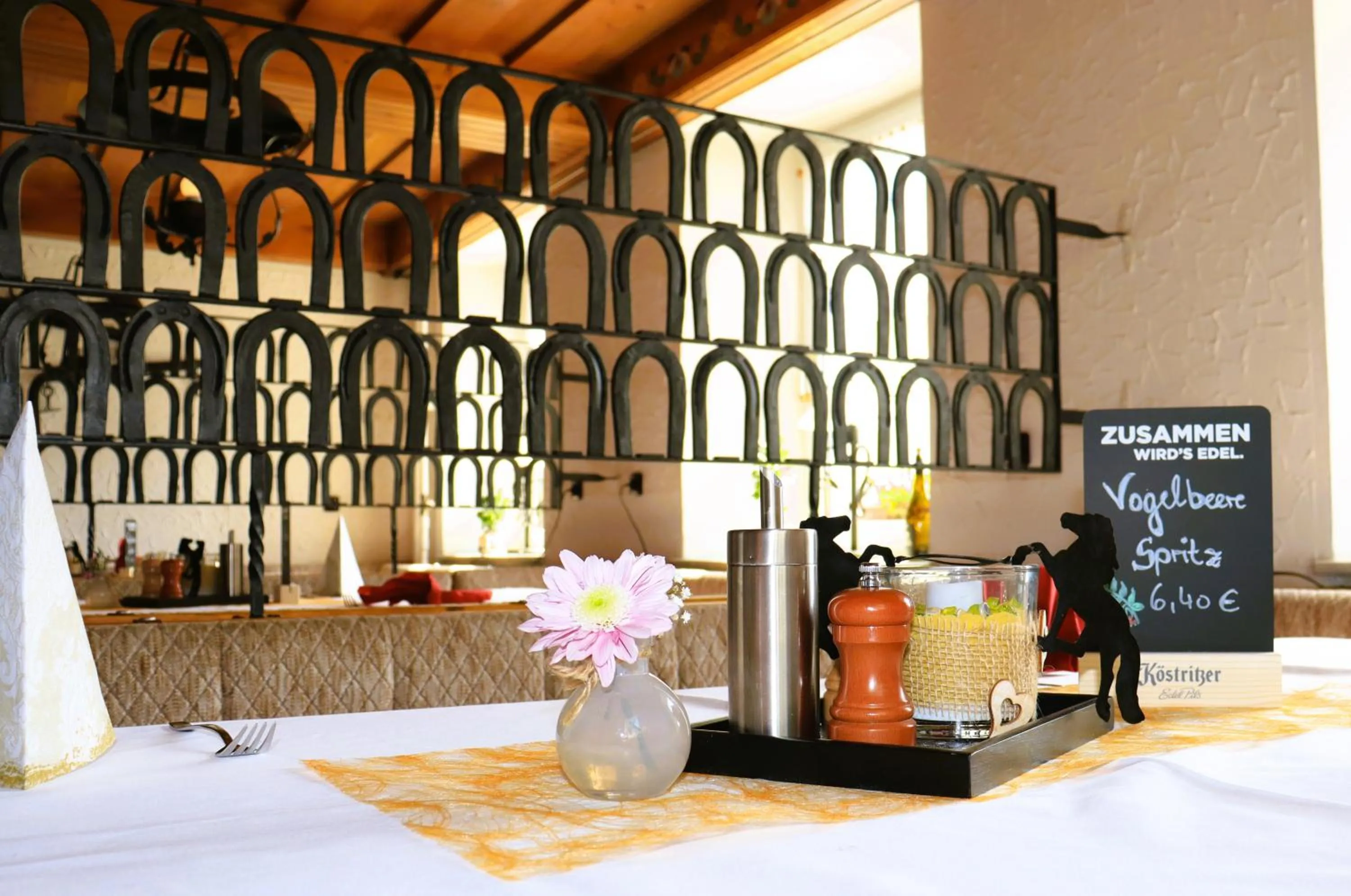 Restaurant/places to eat in Schwarzes Ross Hotel & Restaurant Oberwiesenthal