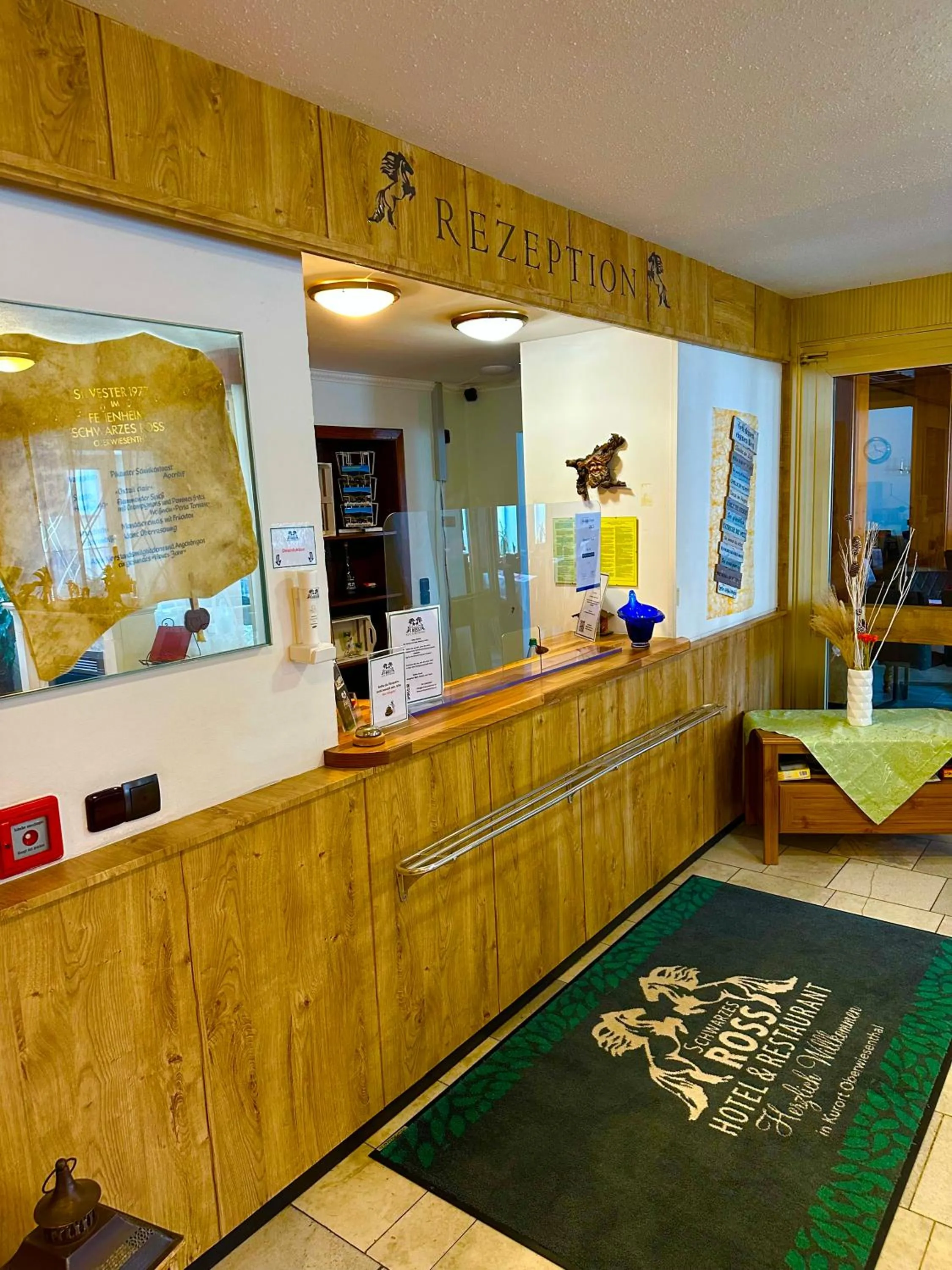 Property building in Schwarzes Ross Hotel & Restaurant Oberwiesenthal