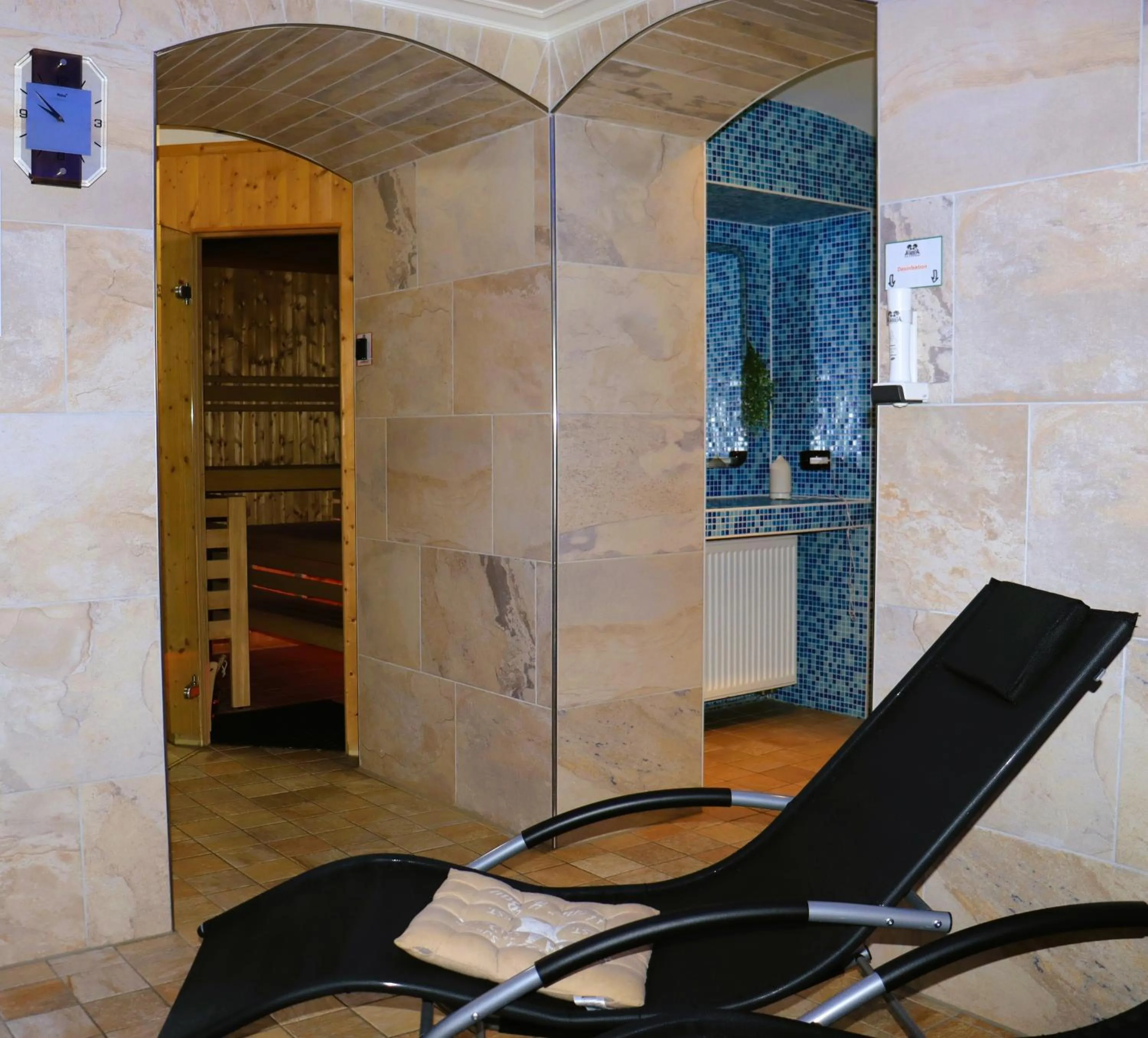 Hot Tub in Schwarzes Ross Hotel & Restaurant Oberwiesenthal