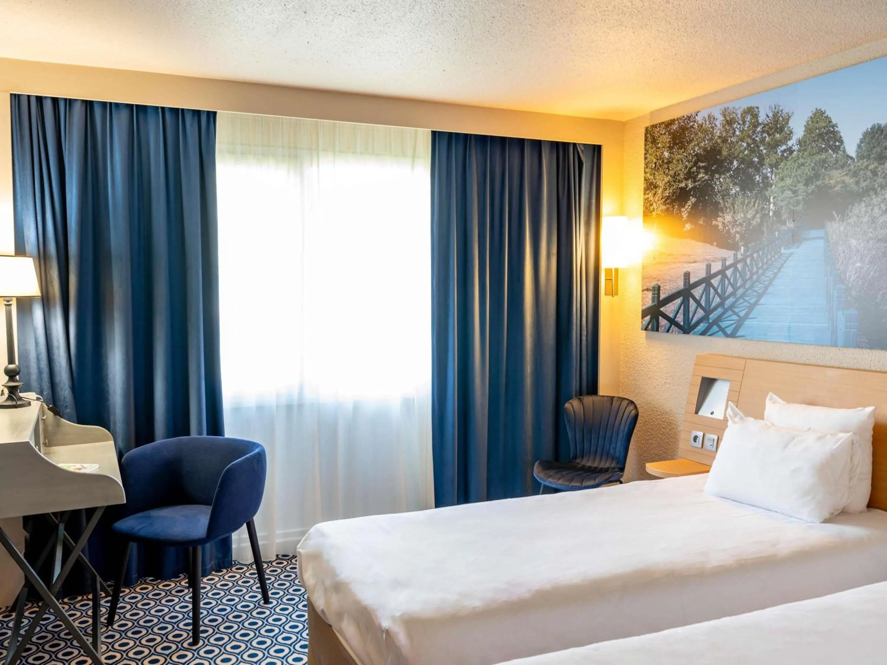 Bedroom, Bed in Novotel Orléans Chemins De Sologne Demeures De Campagne