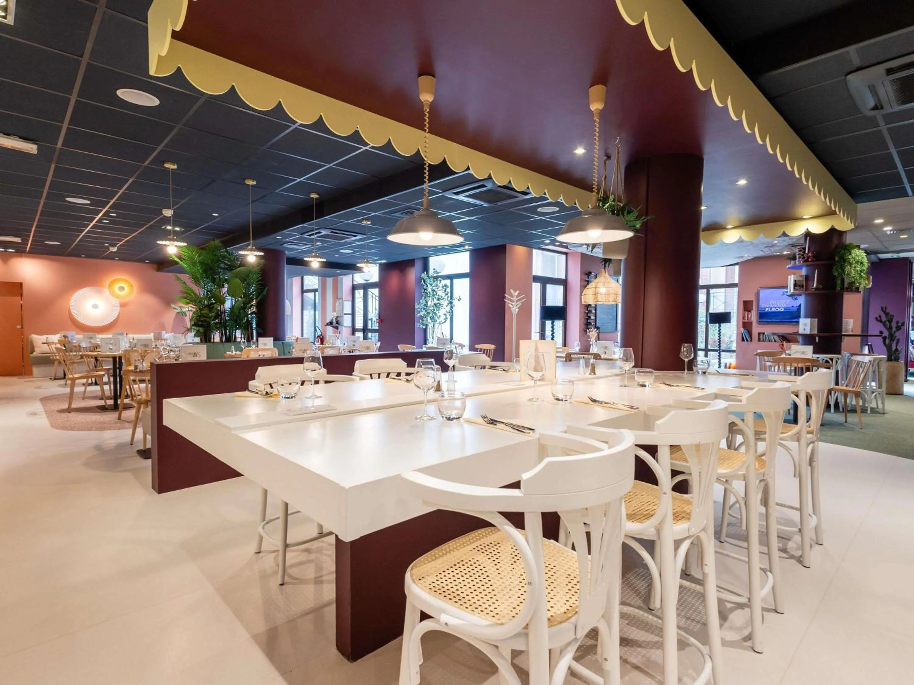 Restaurant/places to eat in ibis Lille Centre Gares