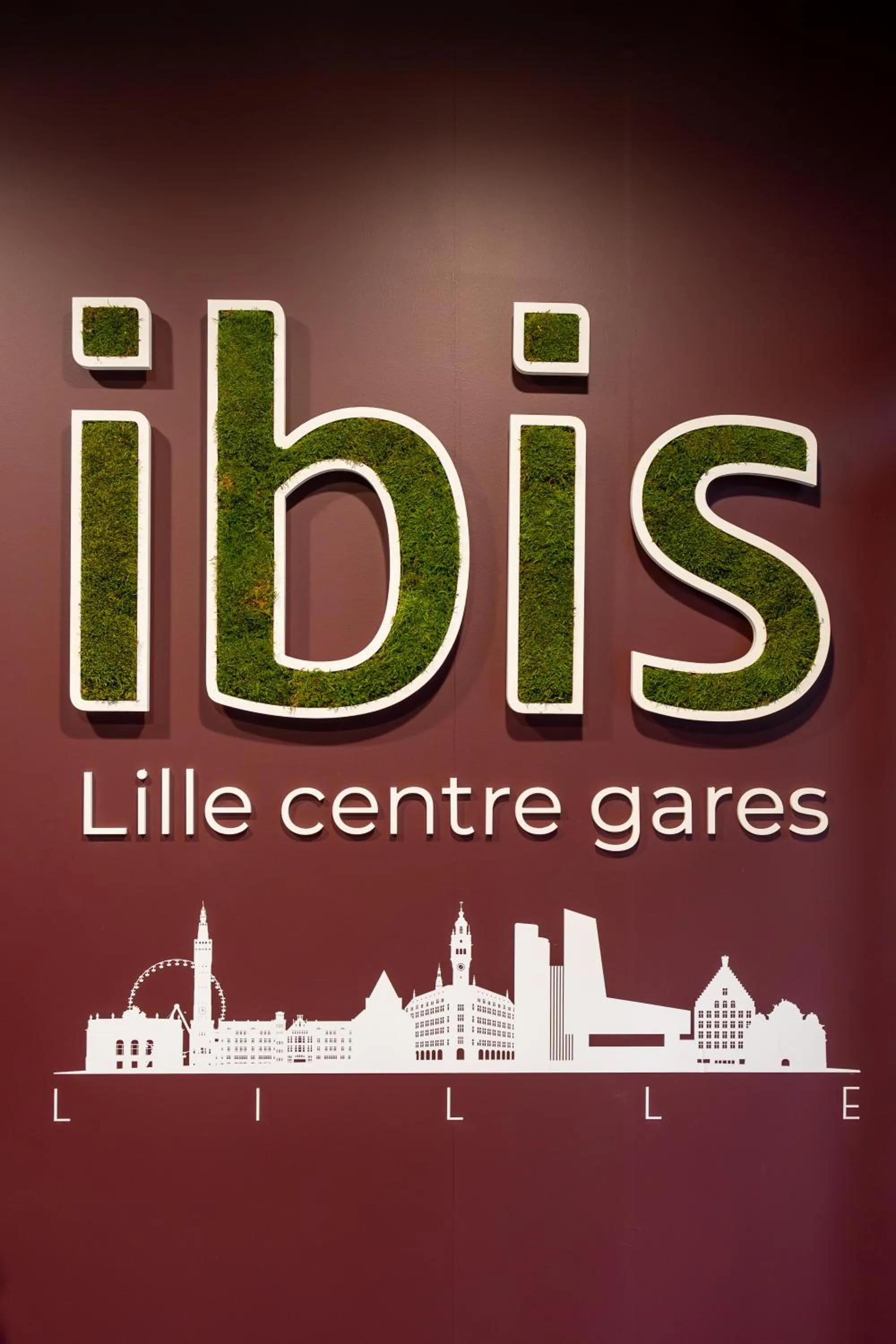 Facade/entrance in ibis Lille Centre Gares