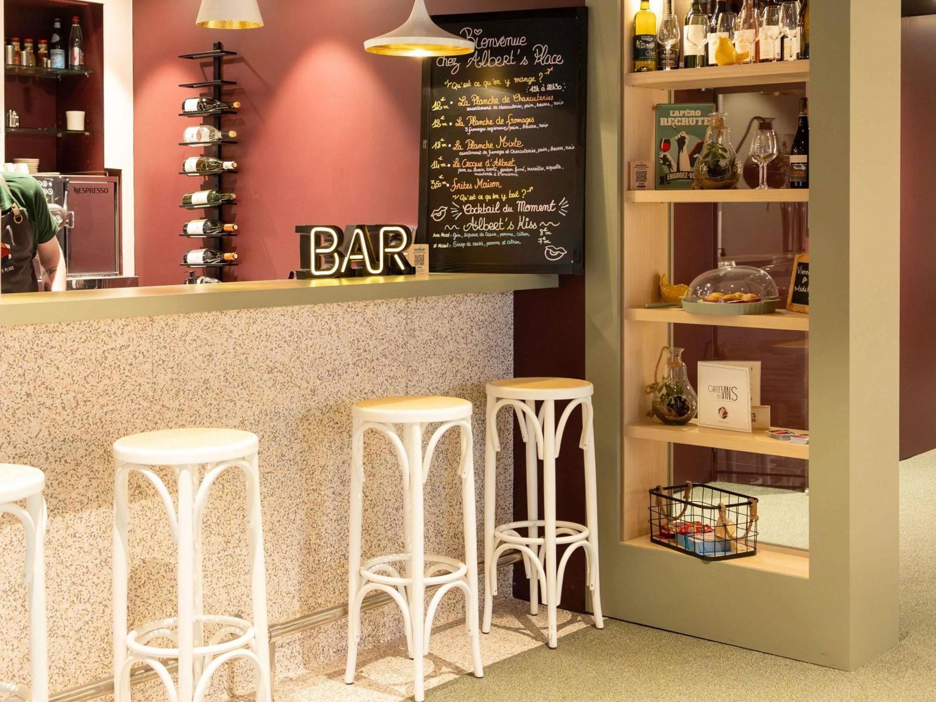 Lounge or bar in ibis Lille Centre Gares