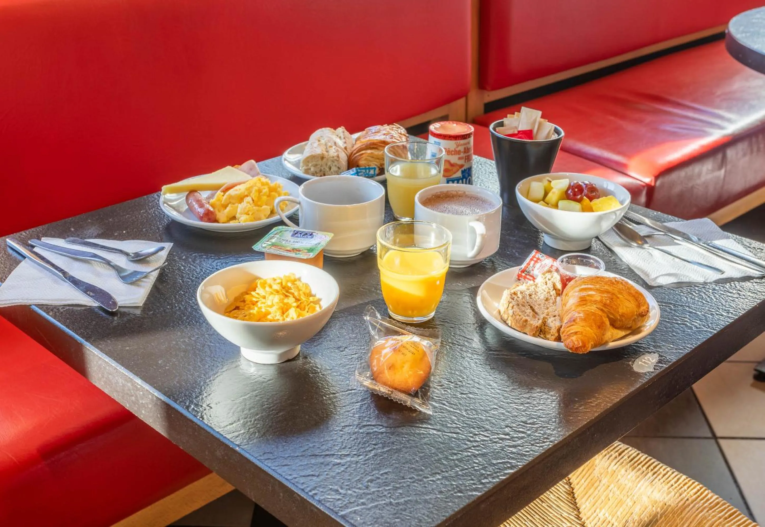 Breakfast in B&B HOTEL Marseille La Valentine Porte d'Aubagne