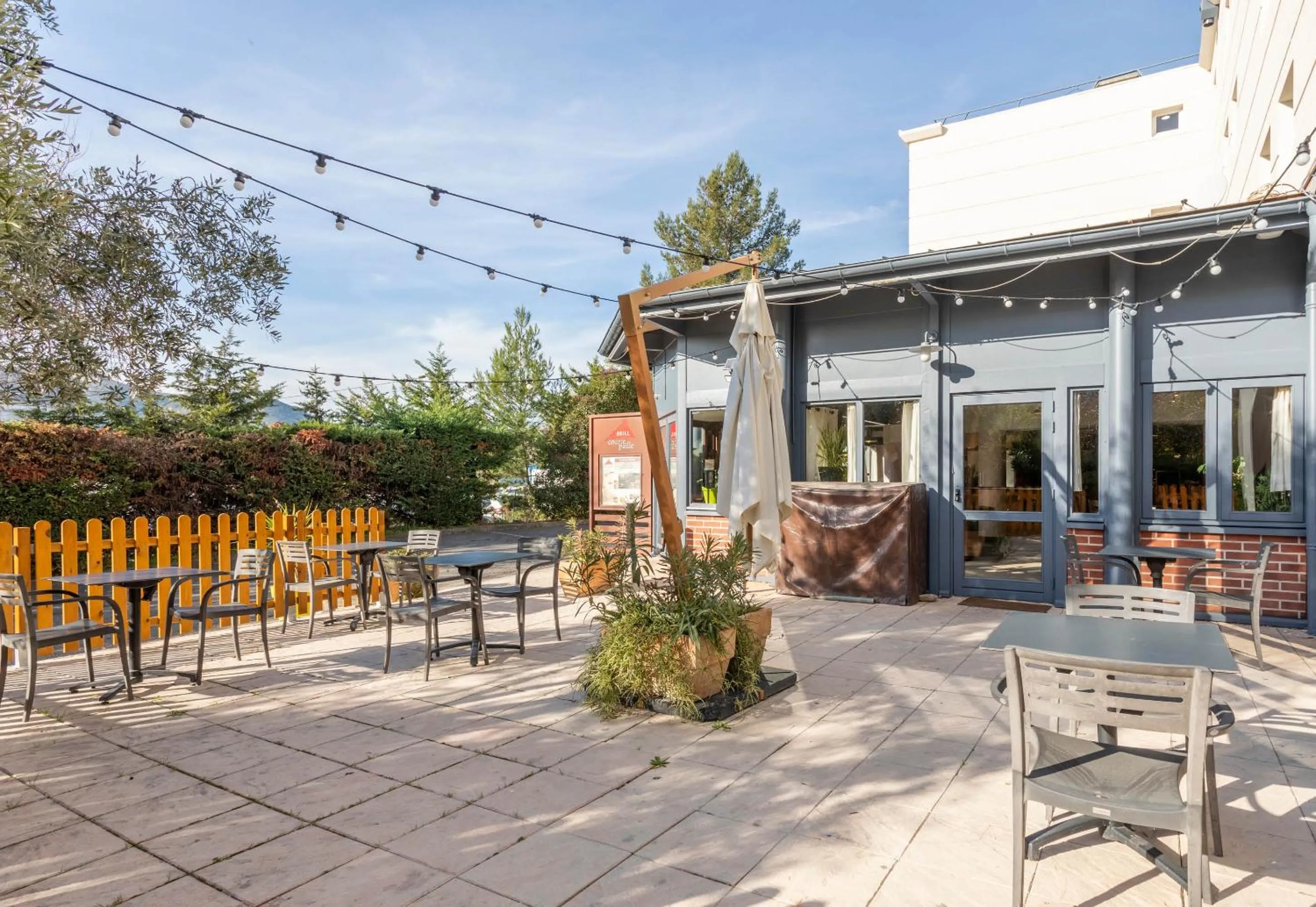 Patio in B&B HOTEL Marseille La Valentine Porte d'Aubagne
