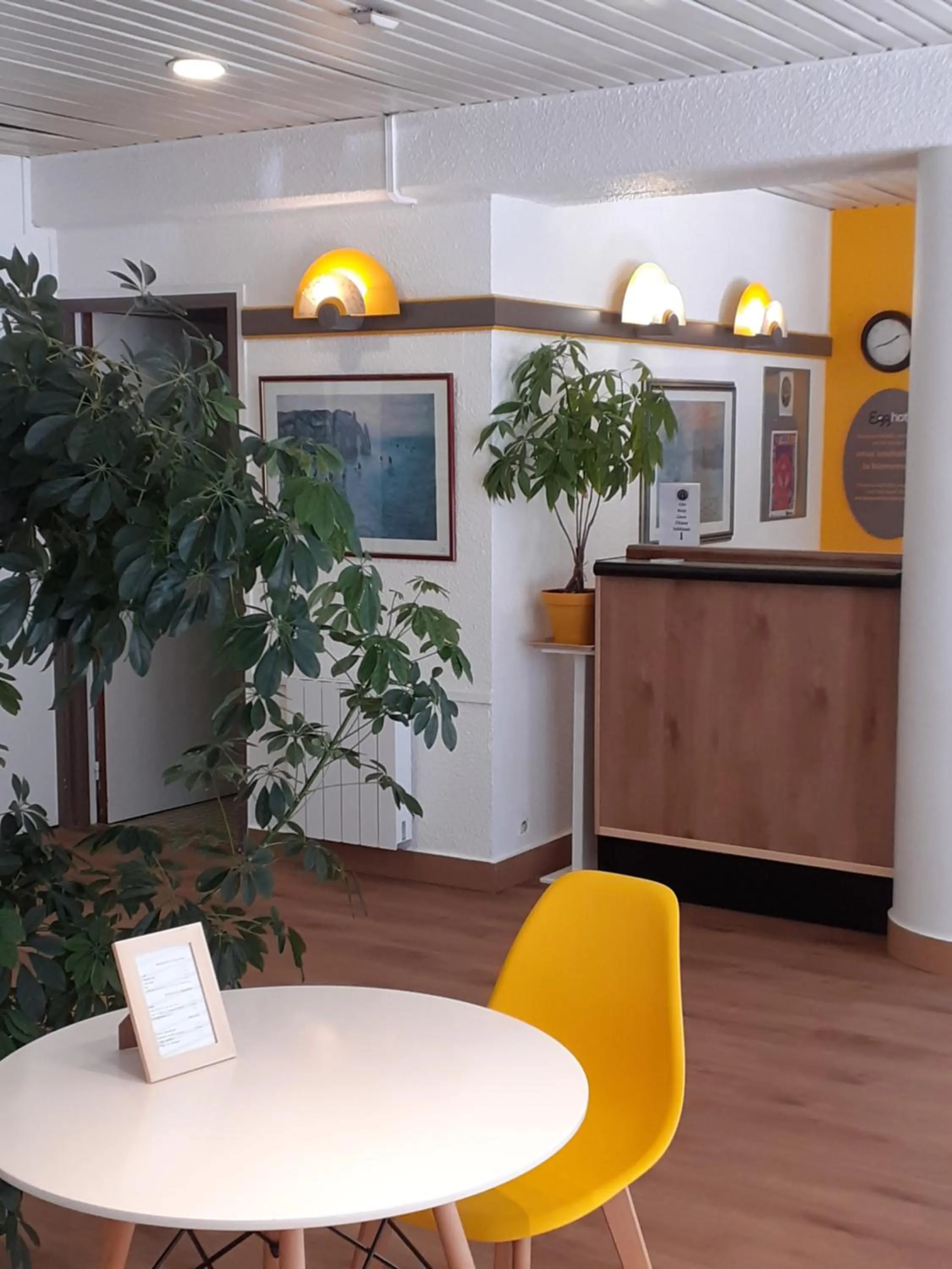 Lobby or reception in EGG HOTEL - HOTEL LES GENS DE MER Dieppe