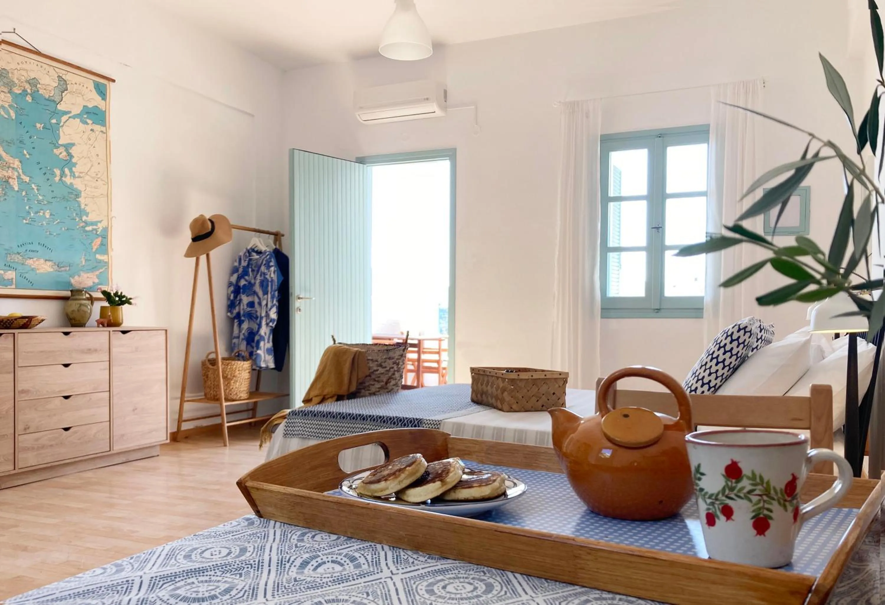 Seating area in Asterias