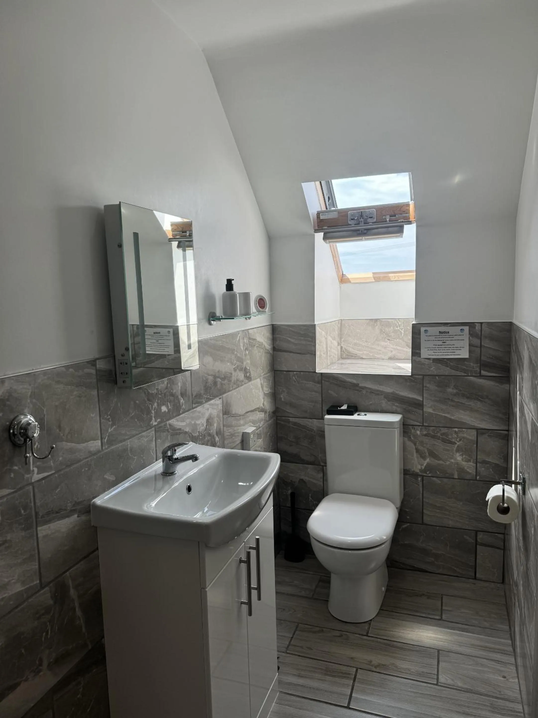 Bathroom in Barmouth Beach Club