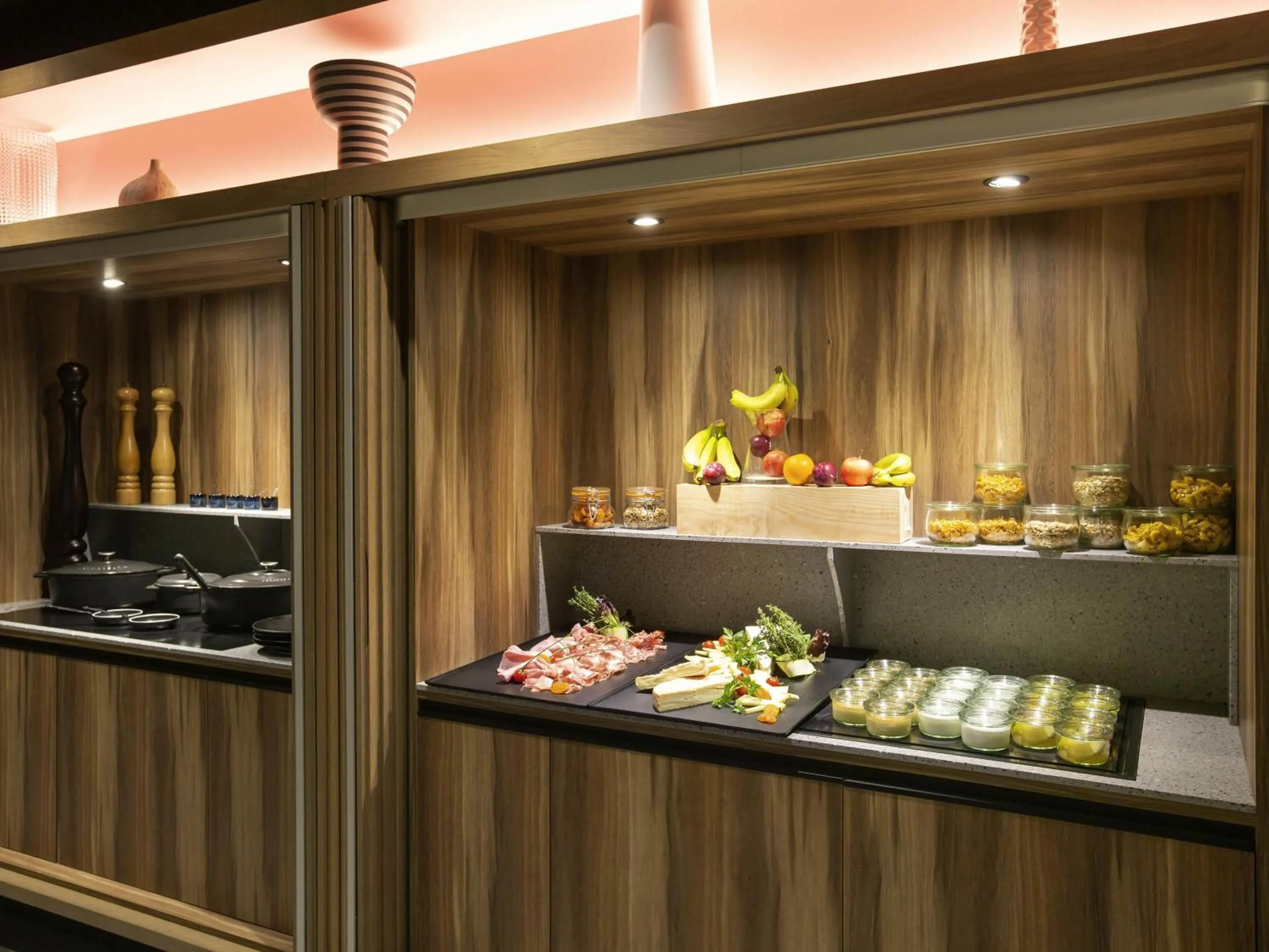 Restaurant/places to eat in Novotel Strasbourg Centre Halles