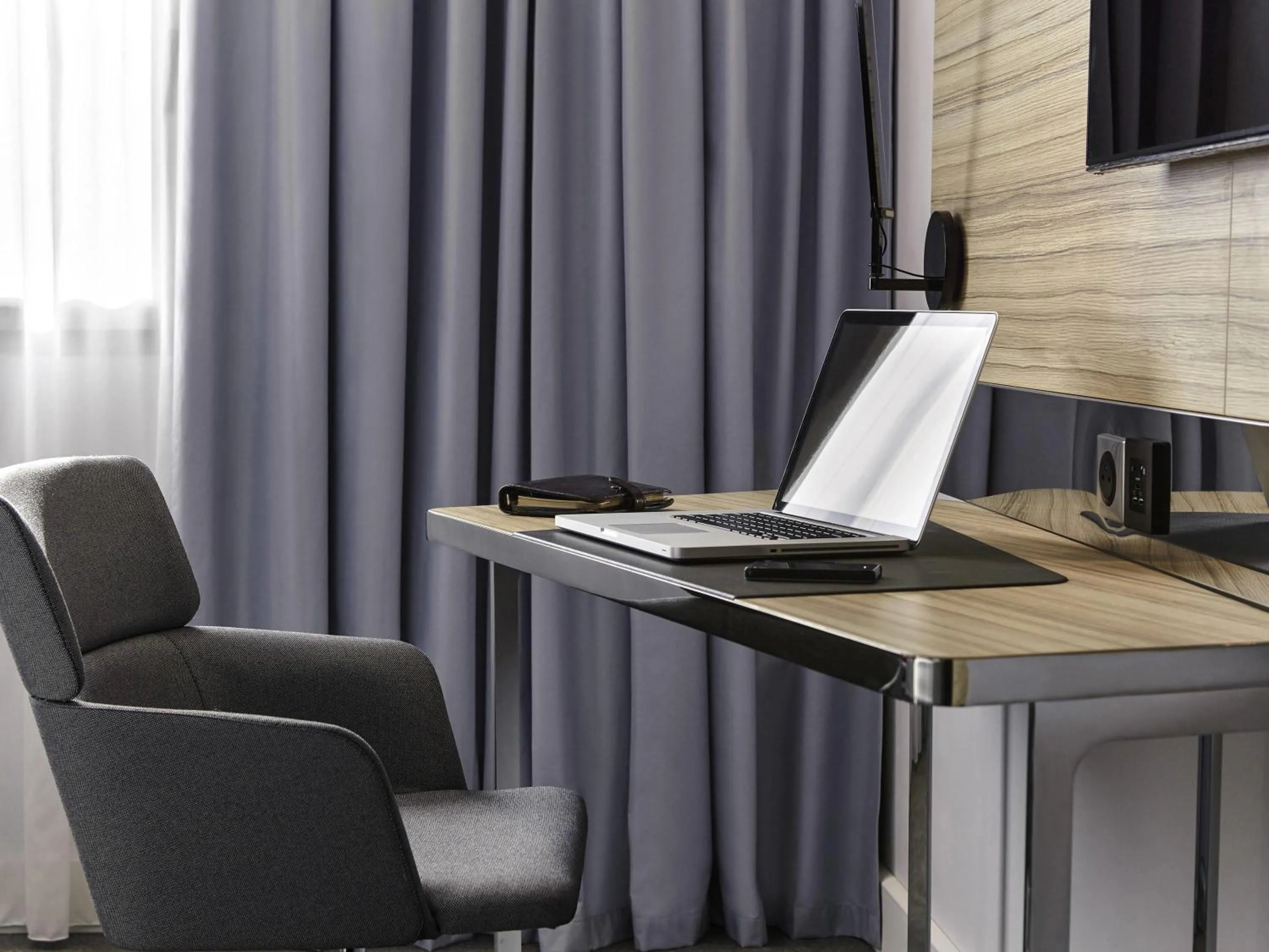 Executive Room with 1 Queen Bed and Sofa in Novotel Strasbourg Centre Halles