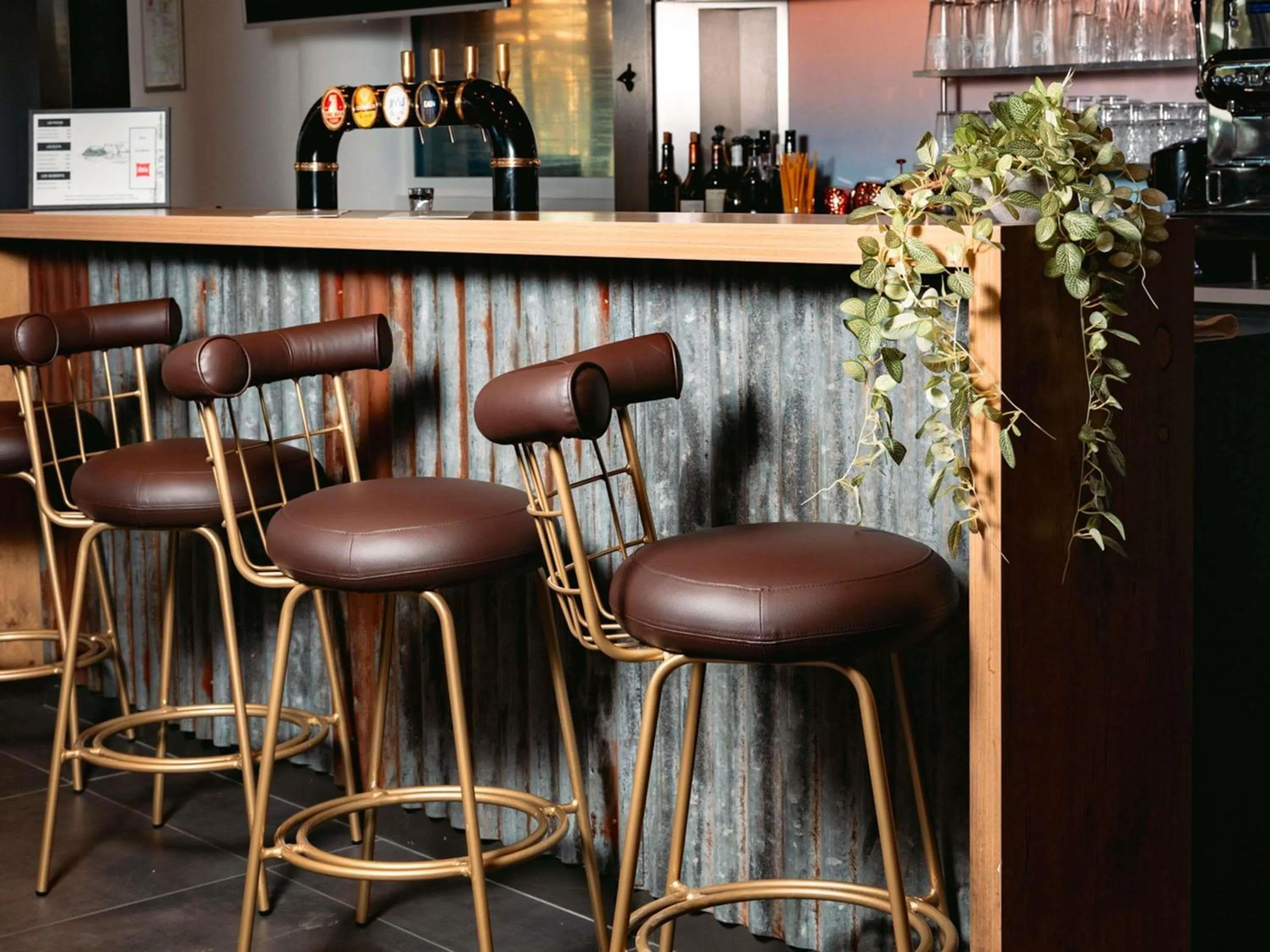 Lounge or bar in ibis Marseille Provence Aéroport