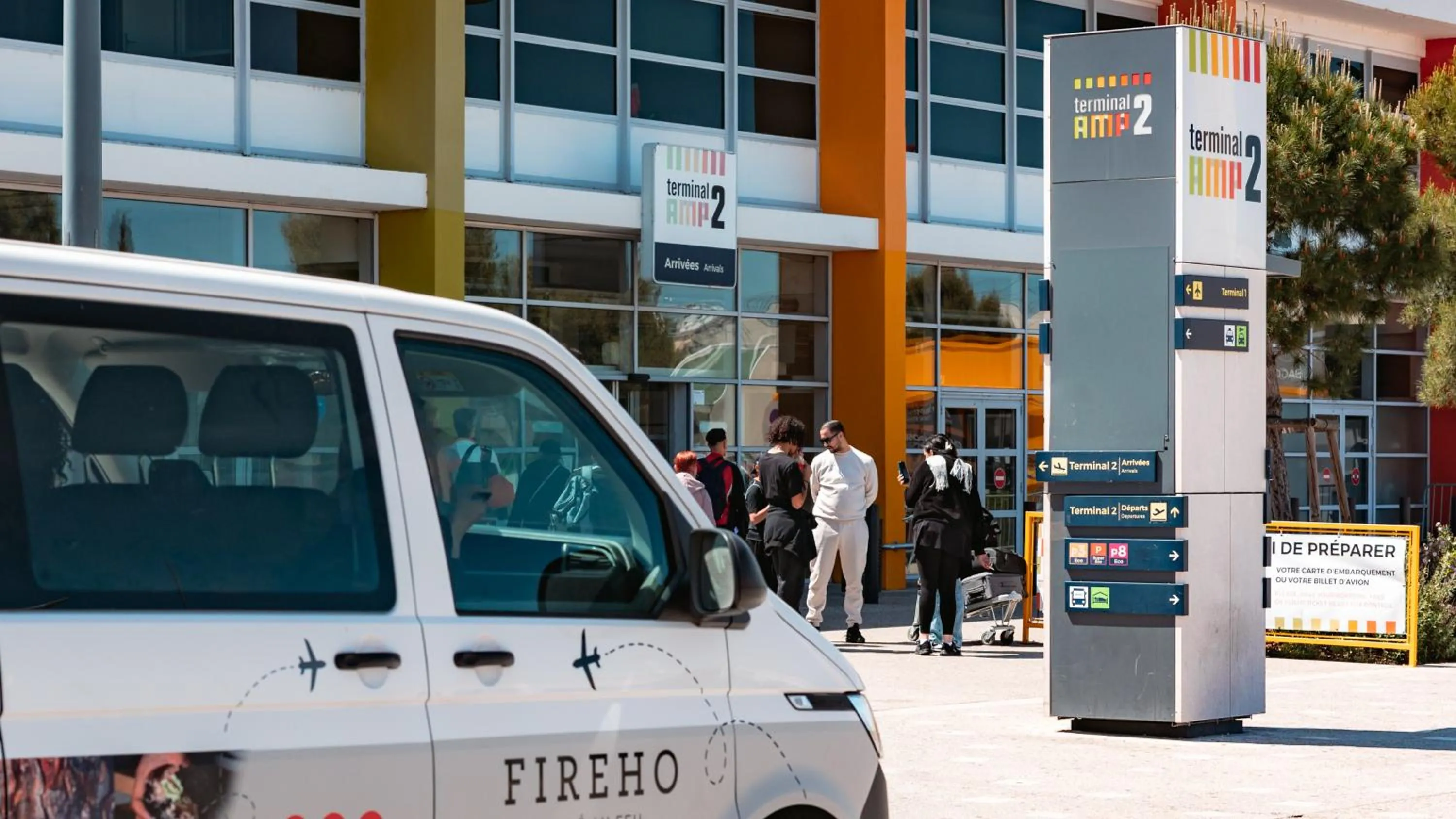 shuttle in ibis Marseille Provence Aéroport