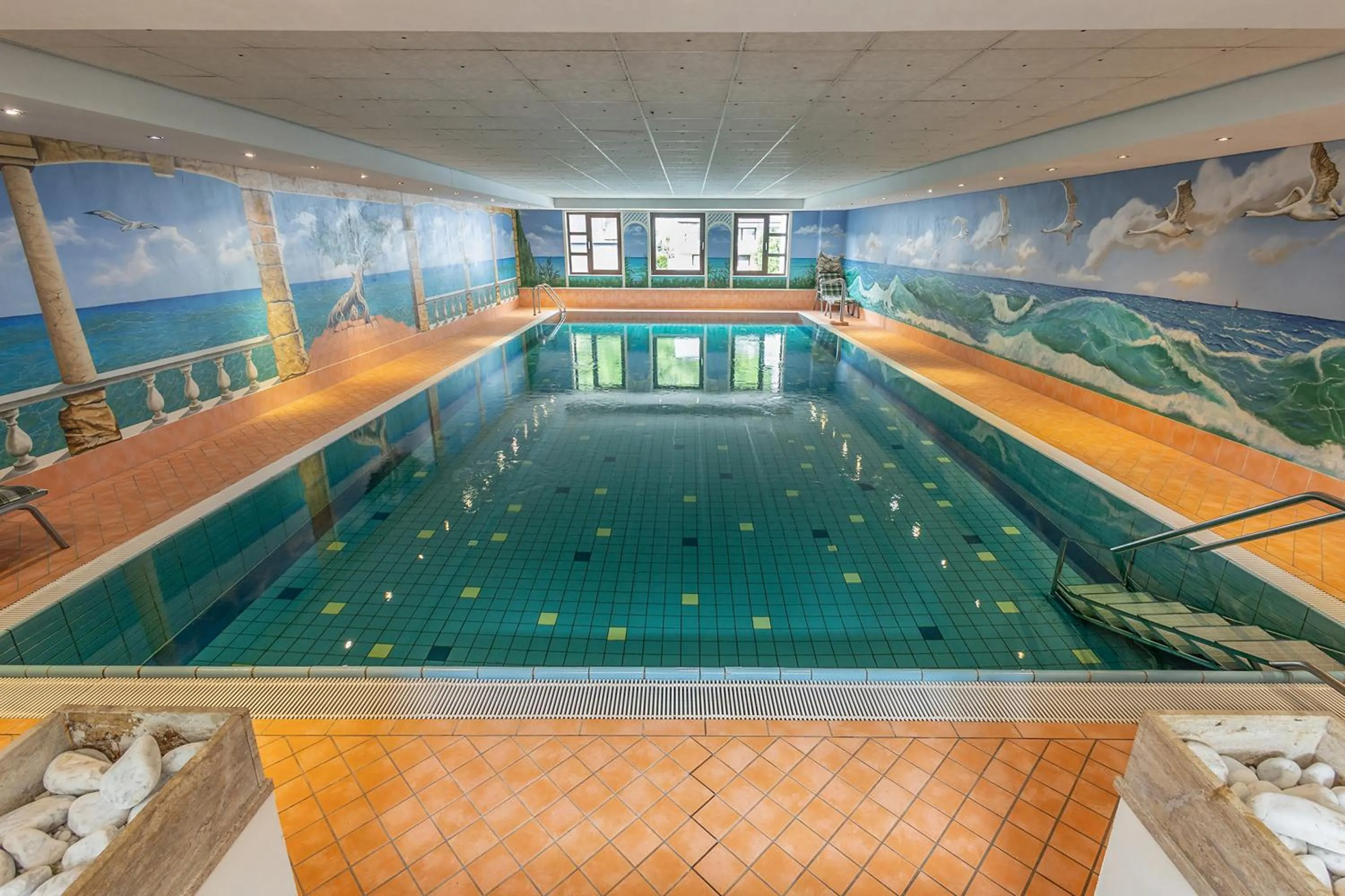 Pool view in Sporthotel Göbel Garni