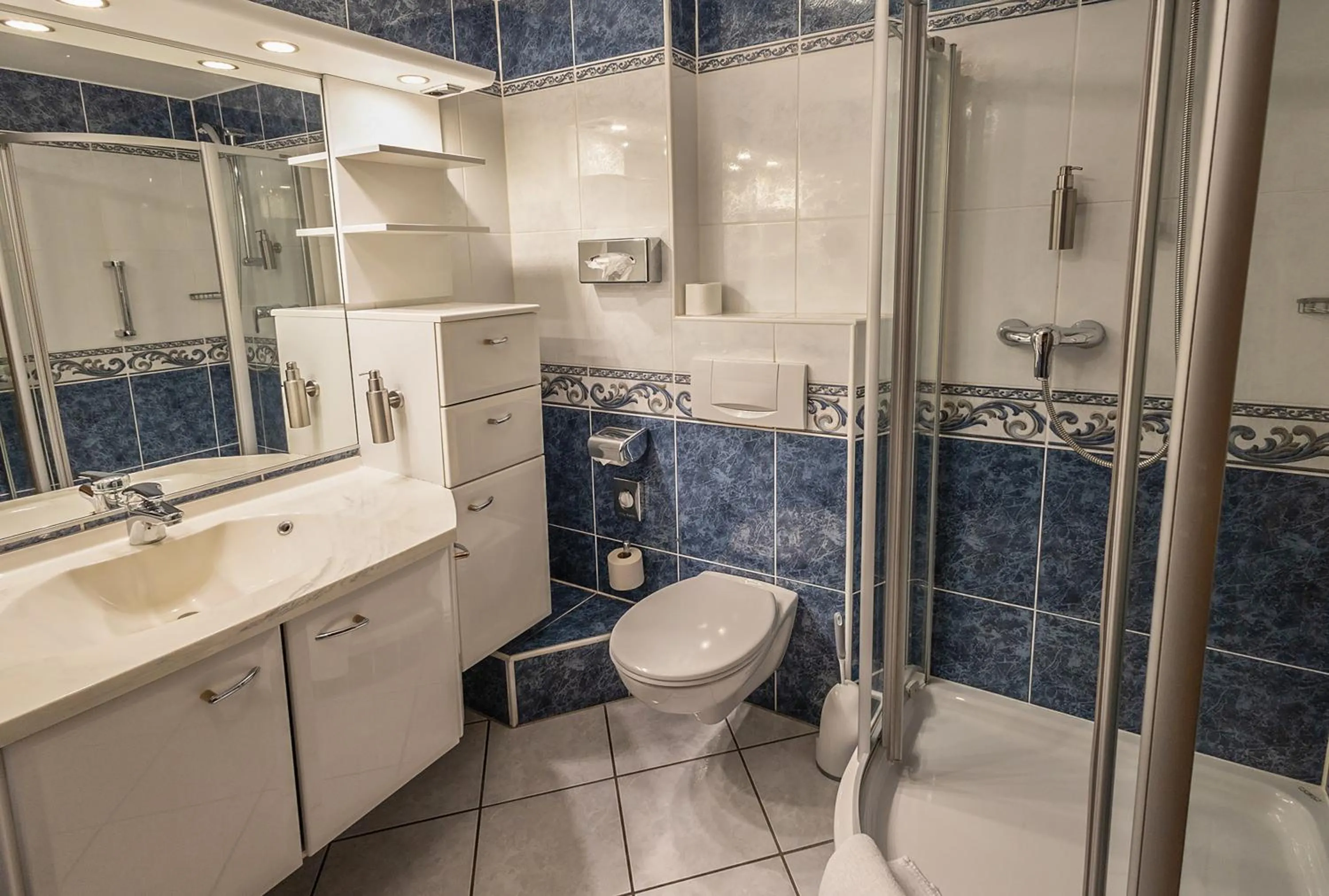 Shower in Sporthotel Göbel Garni