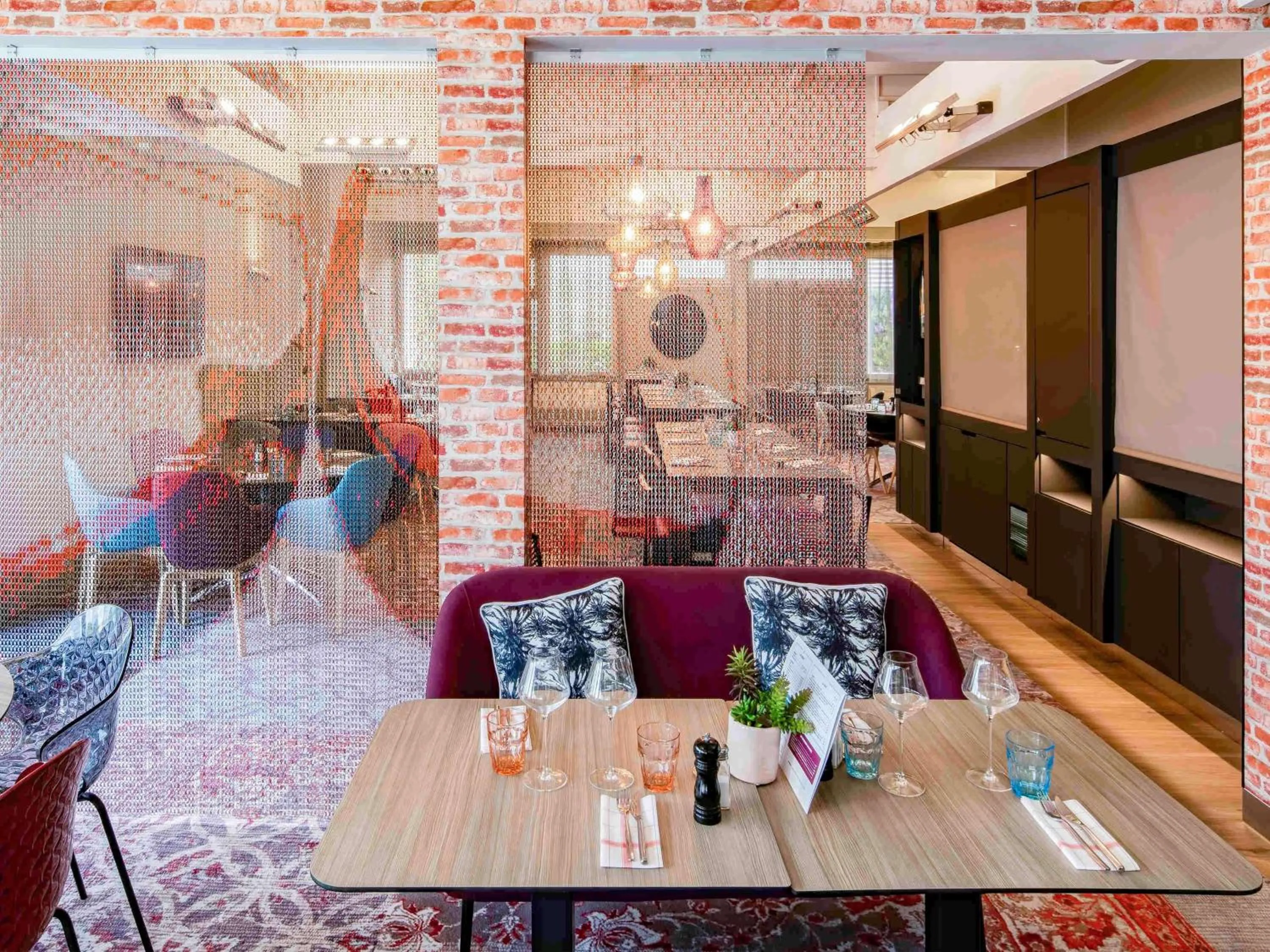 Restaurant/places to eat in Novotel Dijon Sud